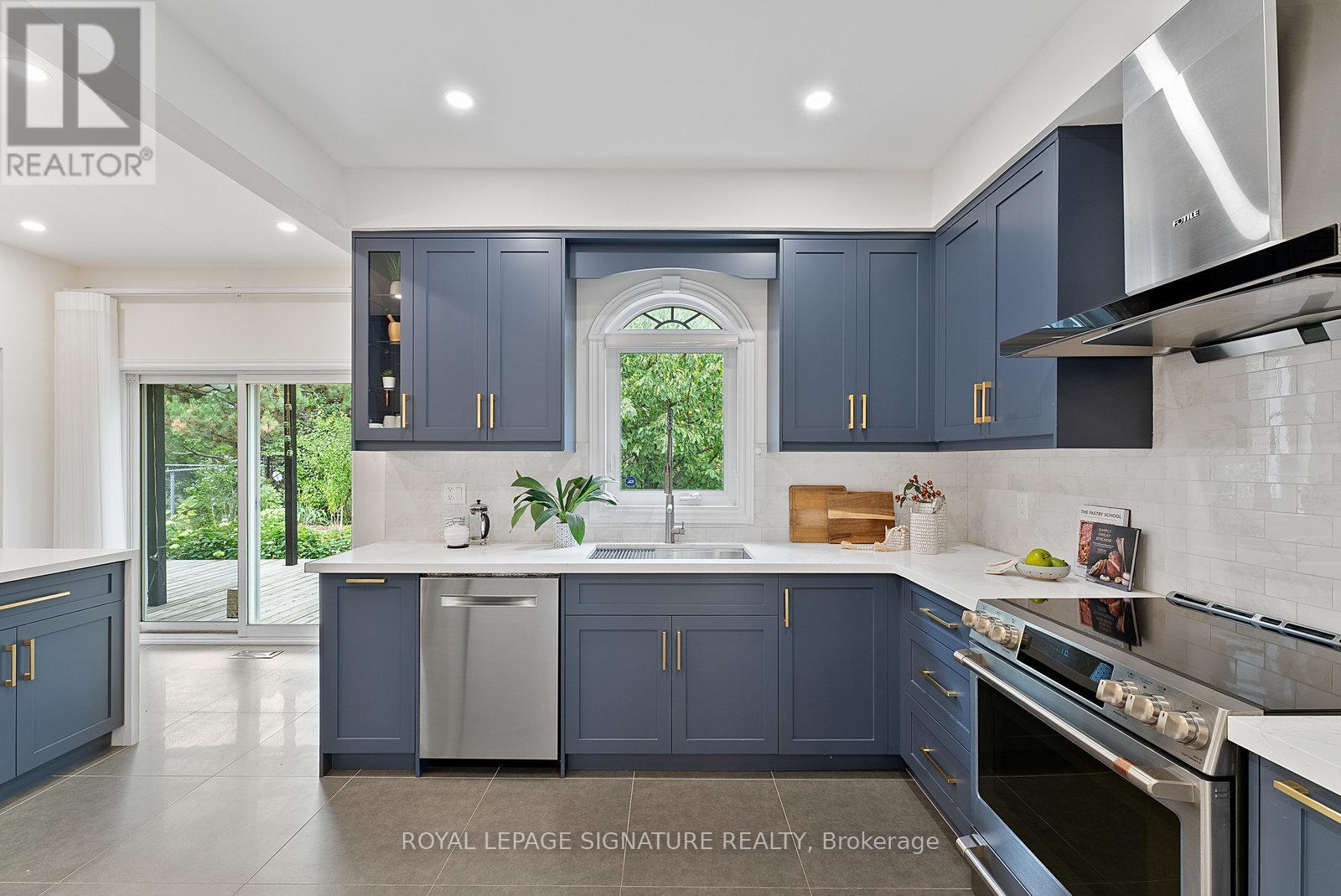 Photo 13 of 35 Mallory Avenue, Markham ON