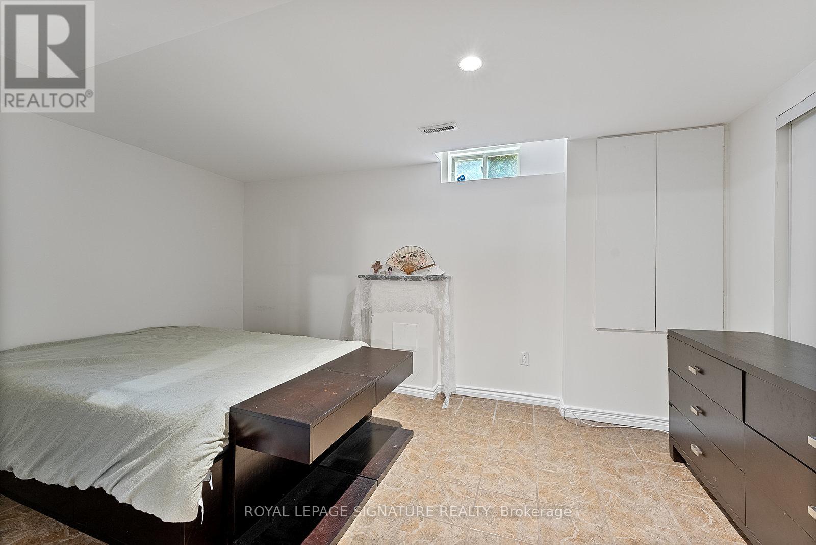 Photo 43 of 35 Mallory Avenue, Markham ON