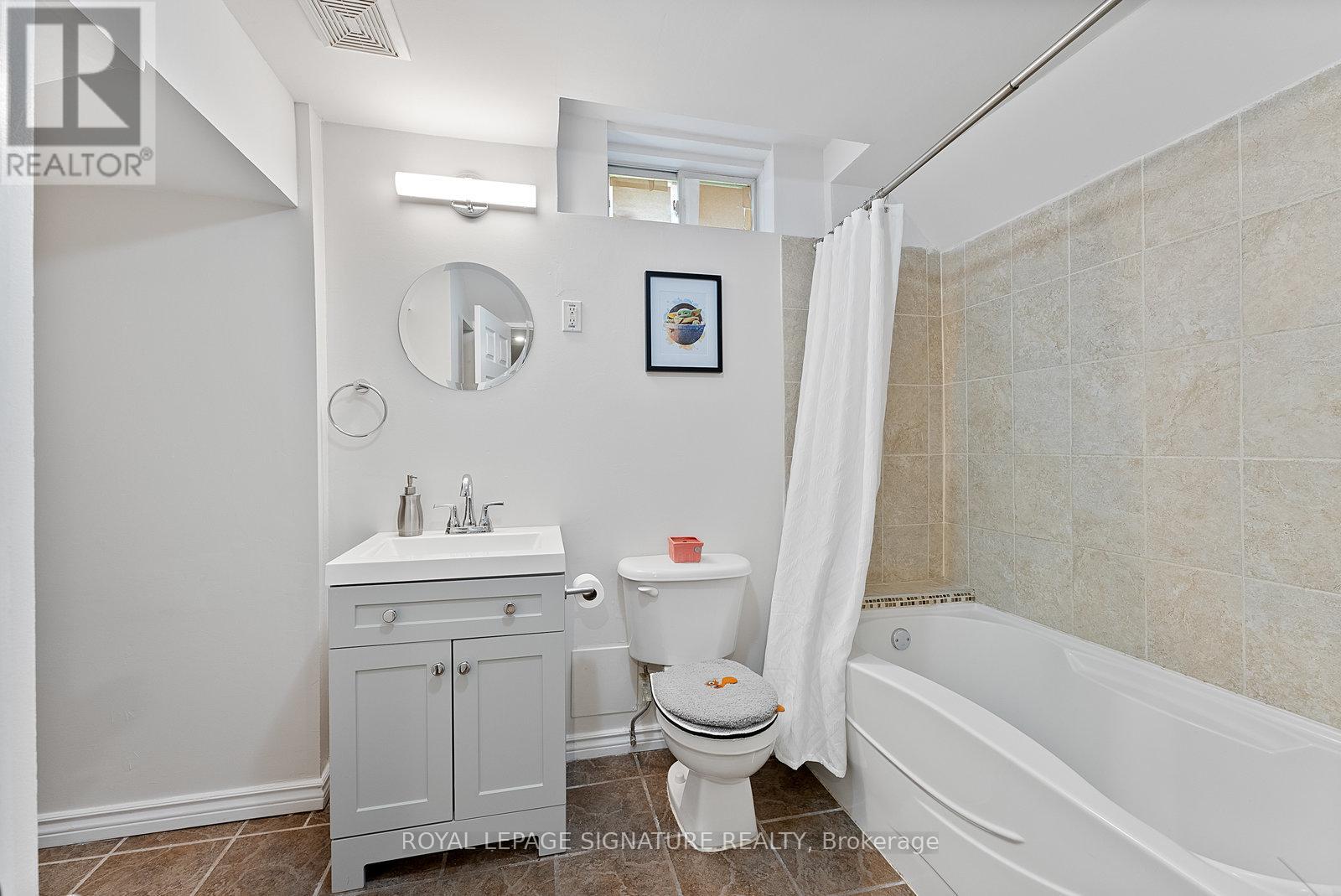 Photo 45 of 35 Mallory Avenue, Markham ON