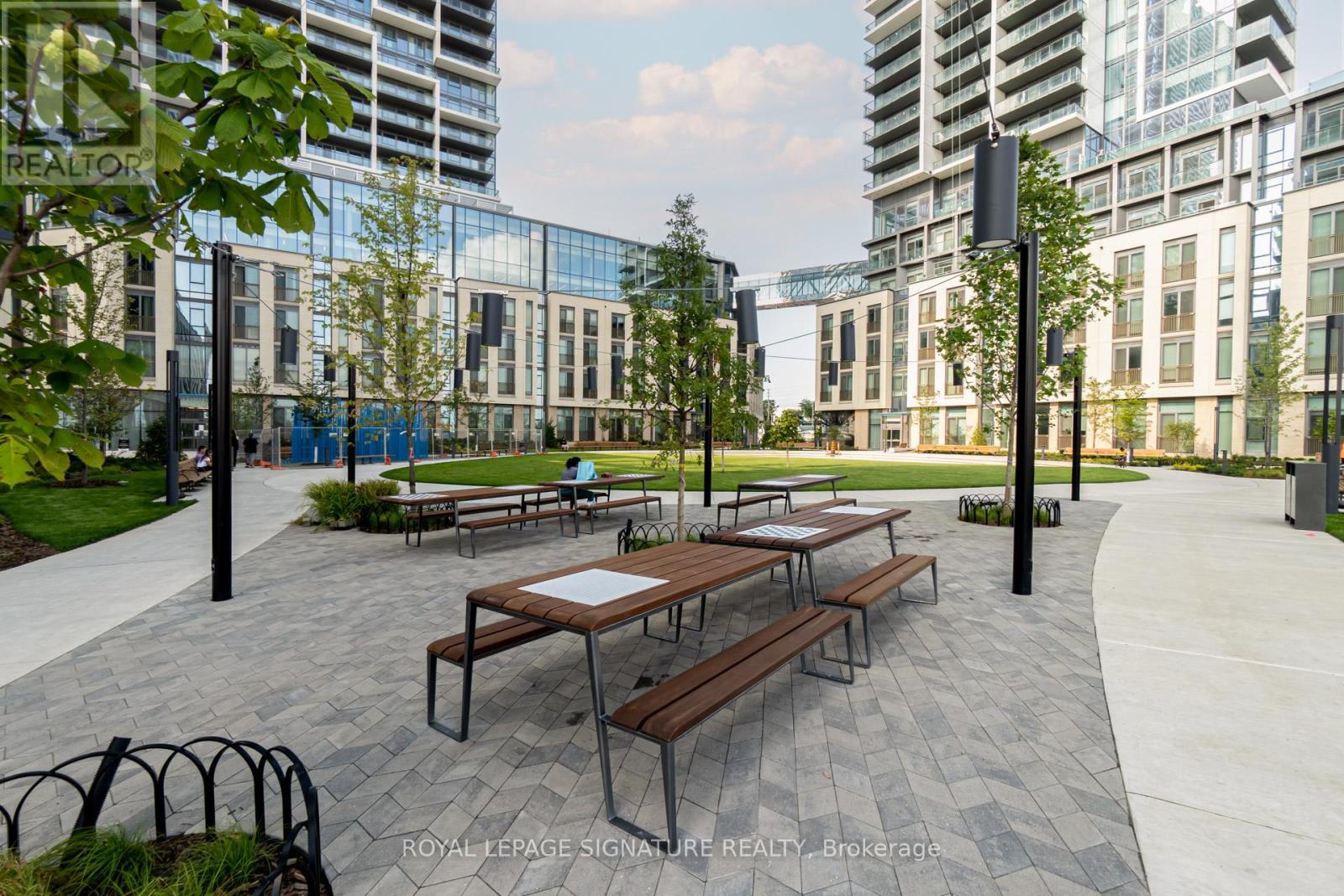 Photo 19 of 4715 1000 Portage Parkway, Vaughan ON