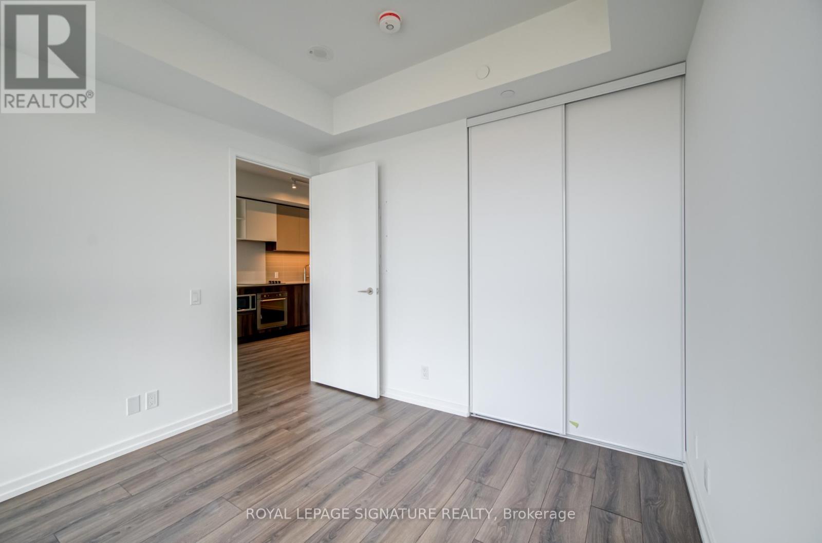 Photo 8 of 4715 1000 Portage Parkway, Vaughan ON