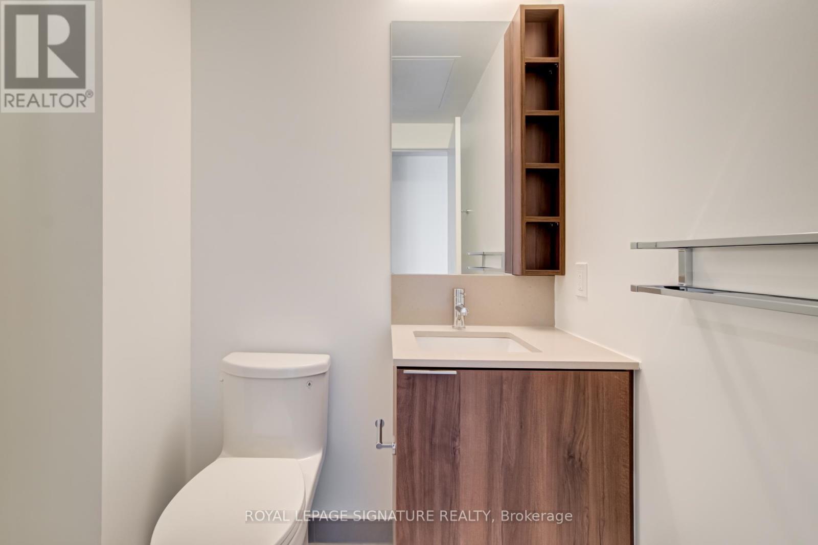 Photo 9 of 4715 1000 Portage Parkway, Vaughan ON