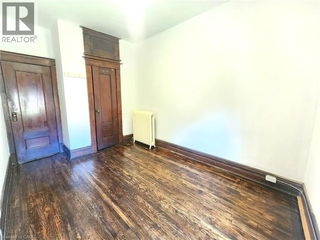 Photo 11 of 25 West Avenue S Unit A, Hamilton ON