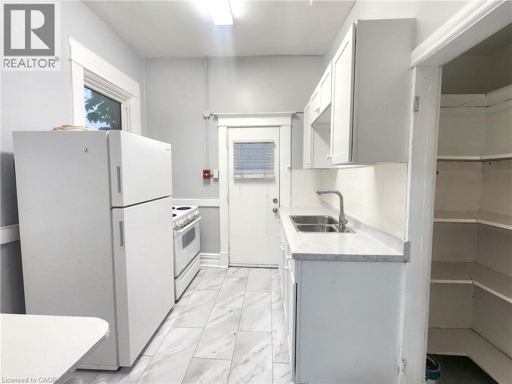 Photo 8 of 25 West Avenue S Unit A, Hamilton ON