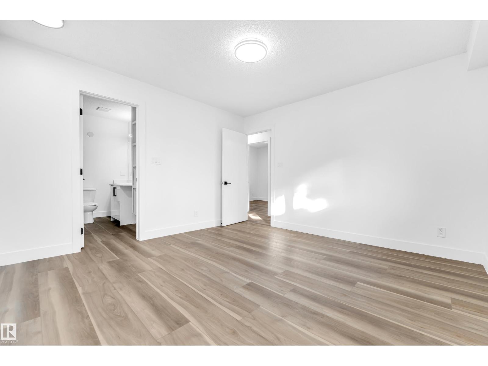 Photo 37 of 3508 84 St Nw, Edmonton AB