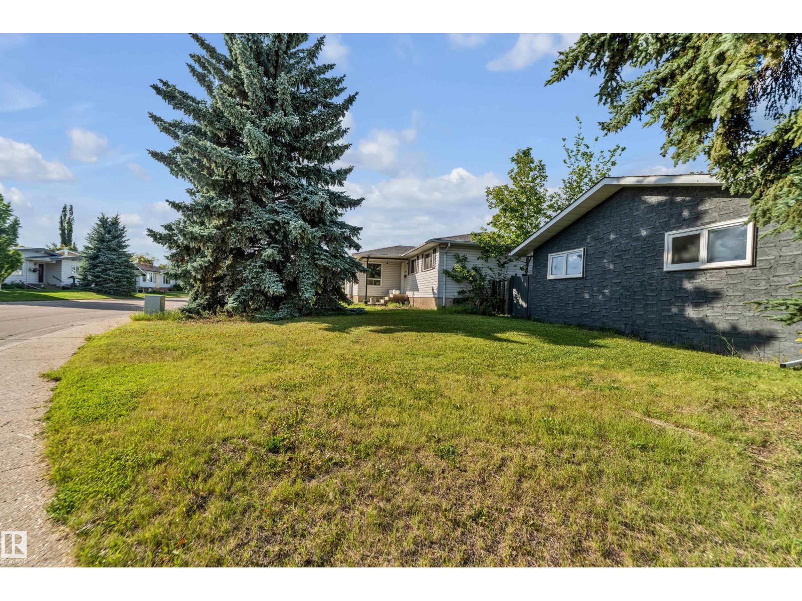 Photo 7 of 3508 84 St Nw, Edmonton AB