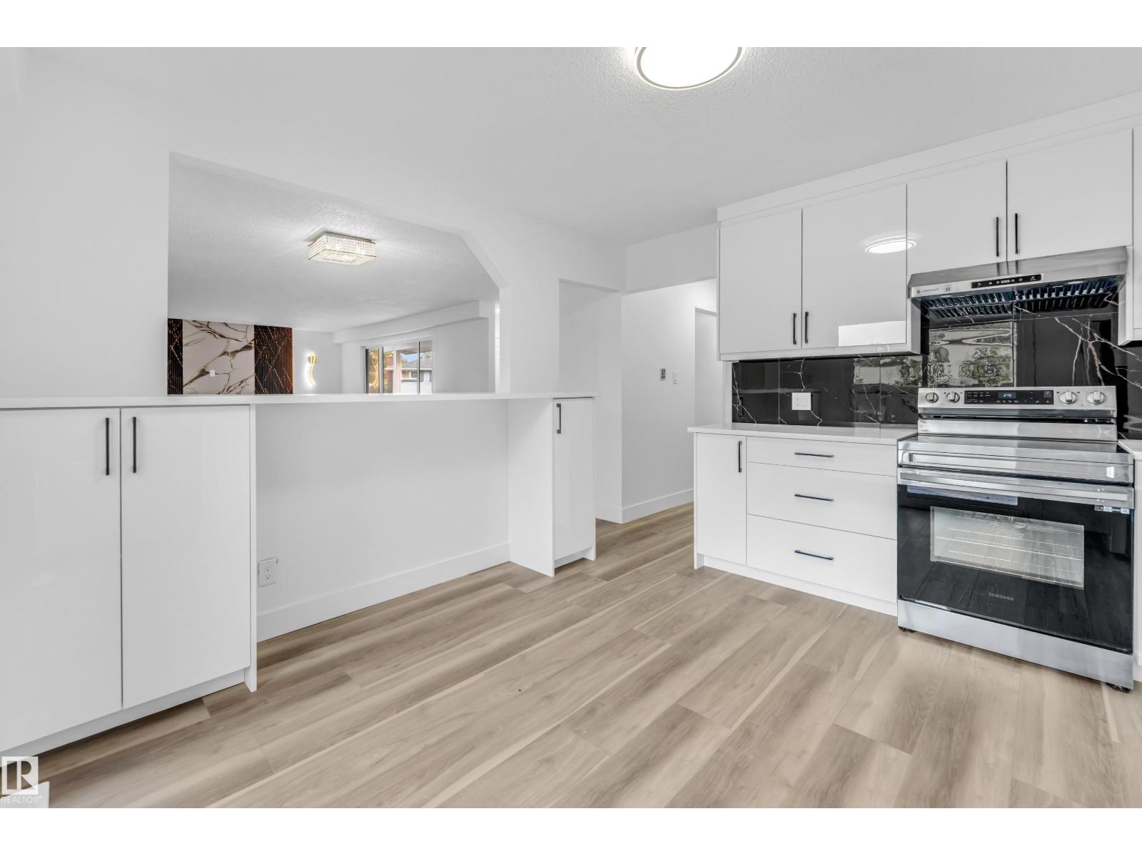 Photo 29 of 3508 84 St Nw, Edmonton AB