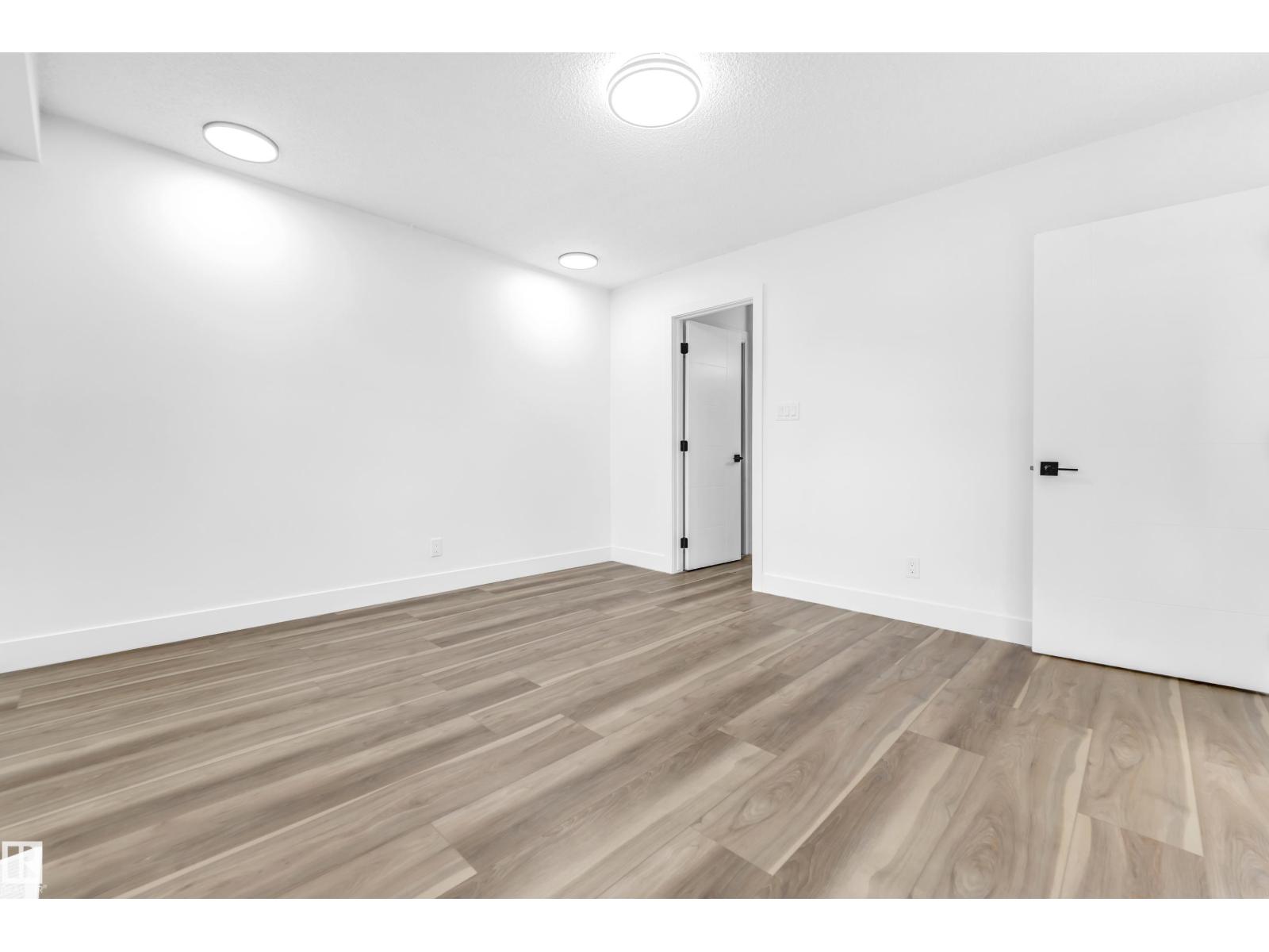 Photo 36 of 3508 84 St Nw, Edmonton AB