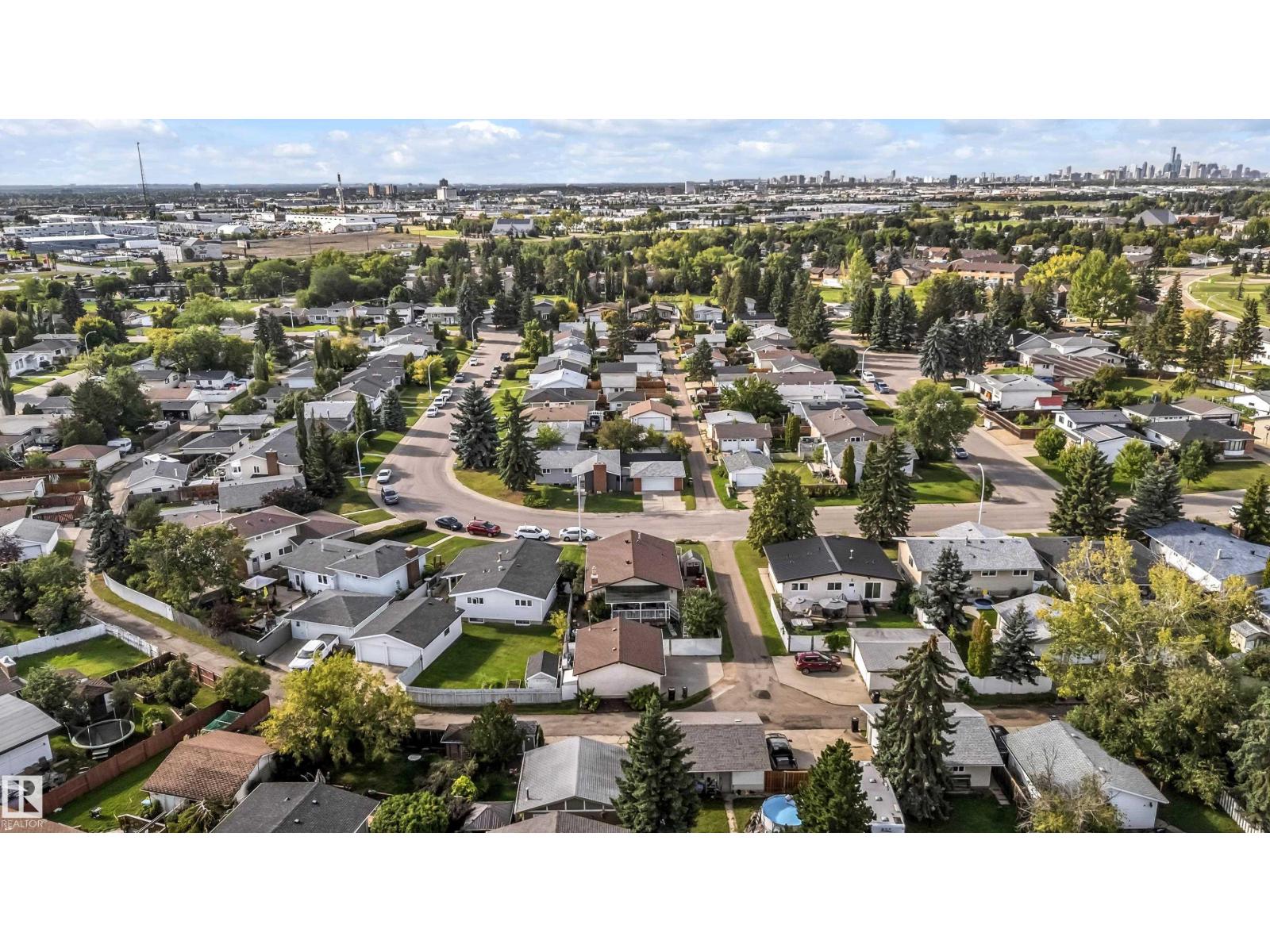 Photo 16 of 3508 84 St Nw, Edmonton AB