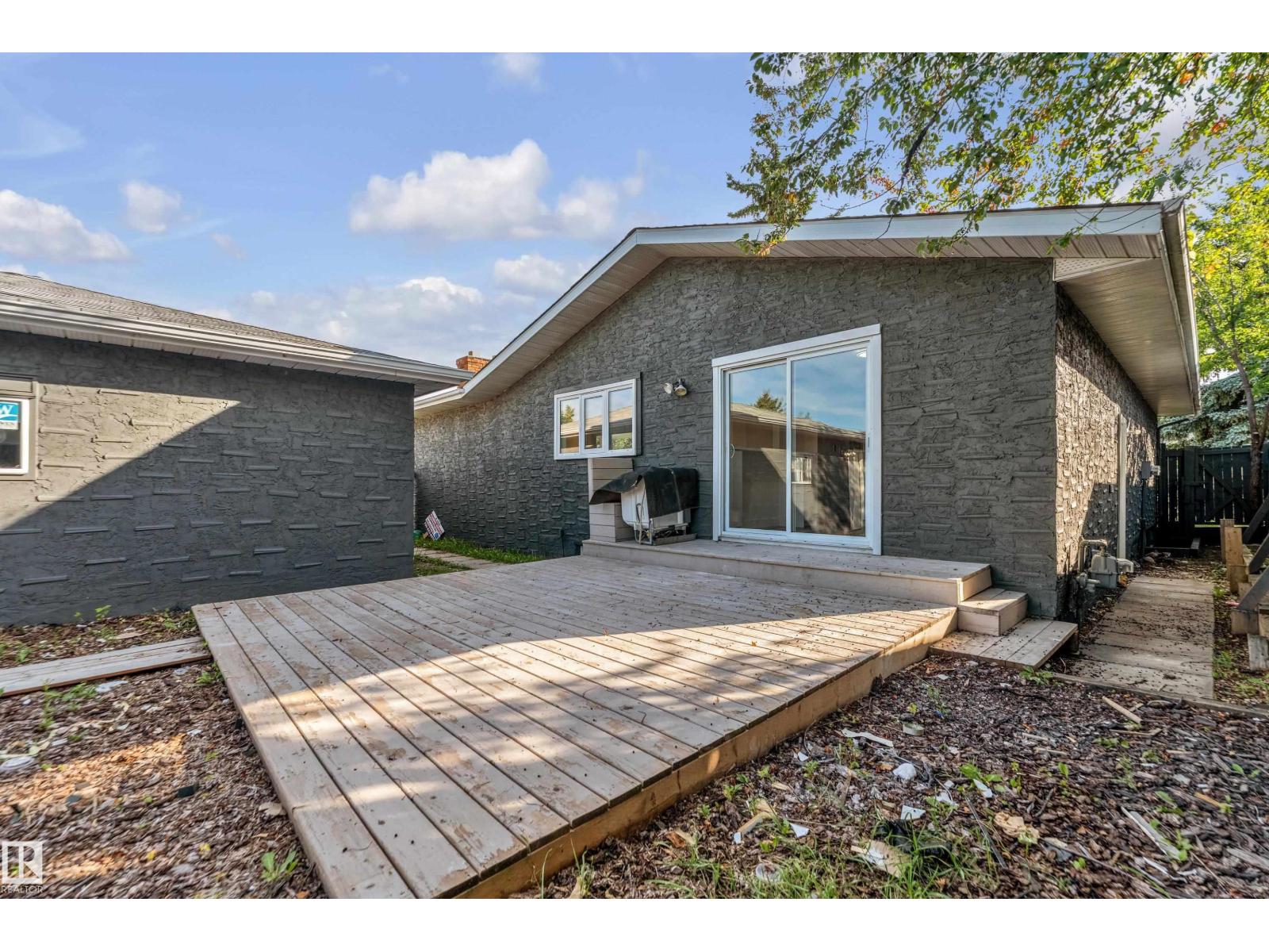 Photo 14 of 3508 84 St Nw, Edmonton AB