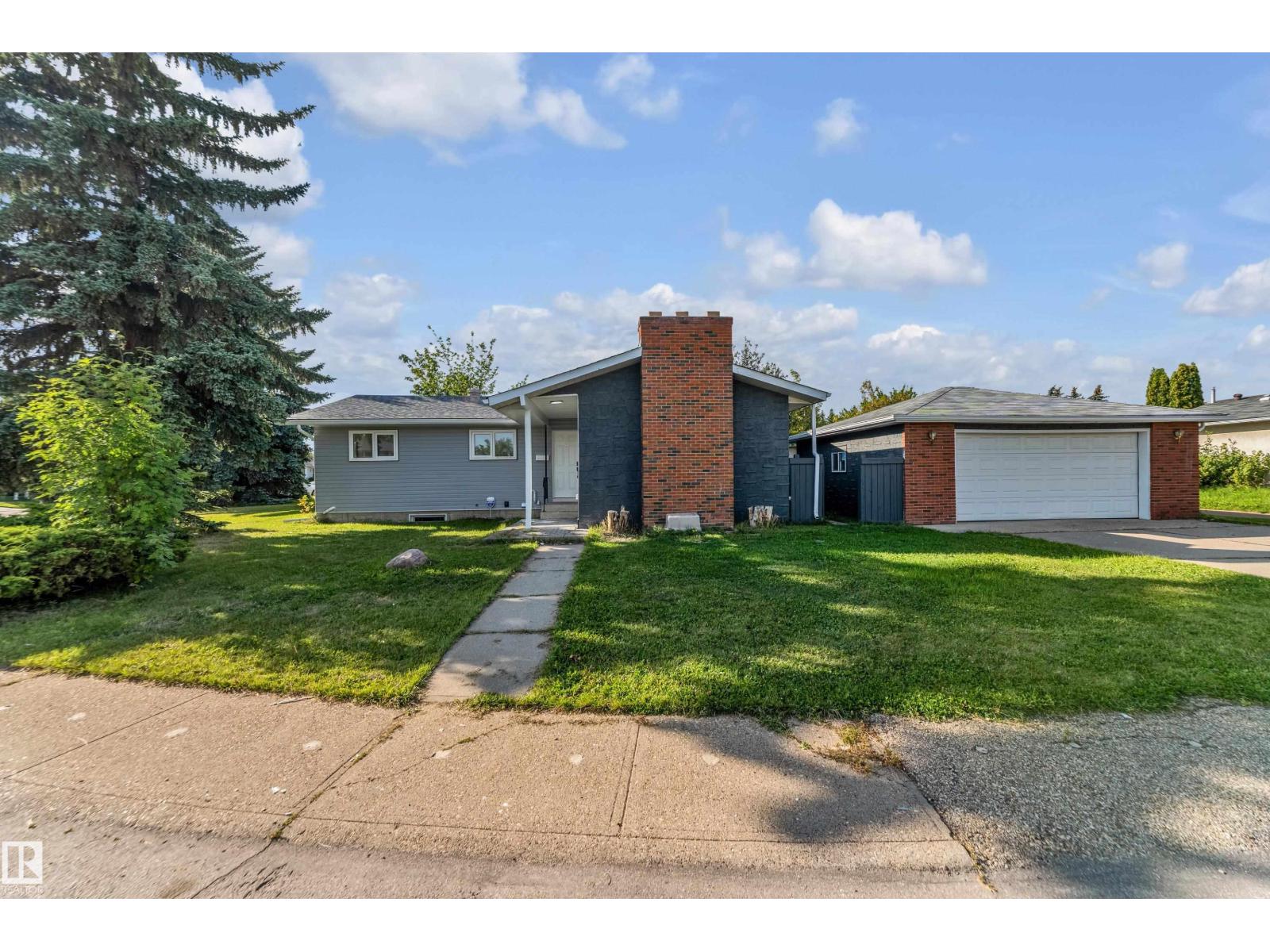 Photo 1 of 3508 84 St Nw, Edmonton AB