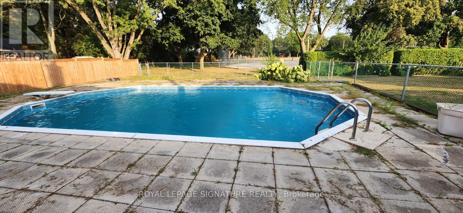 Photo 12 of Main 4128 New Street, Burlington ON