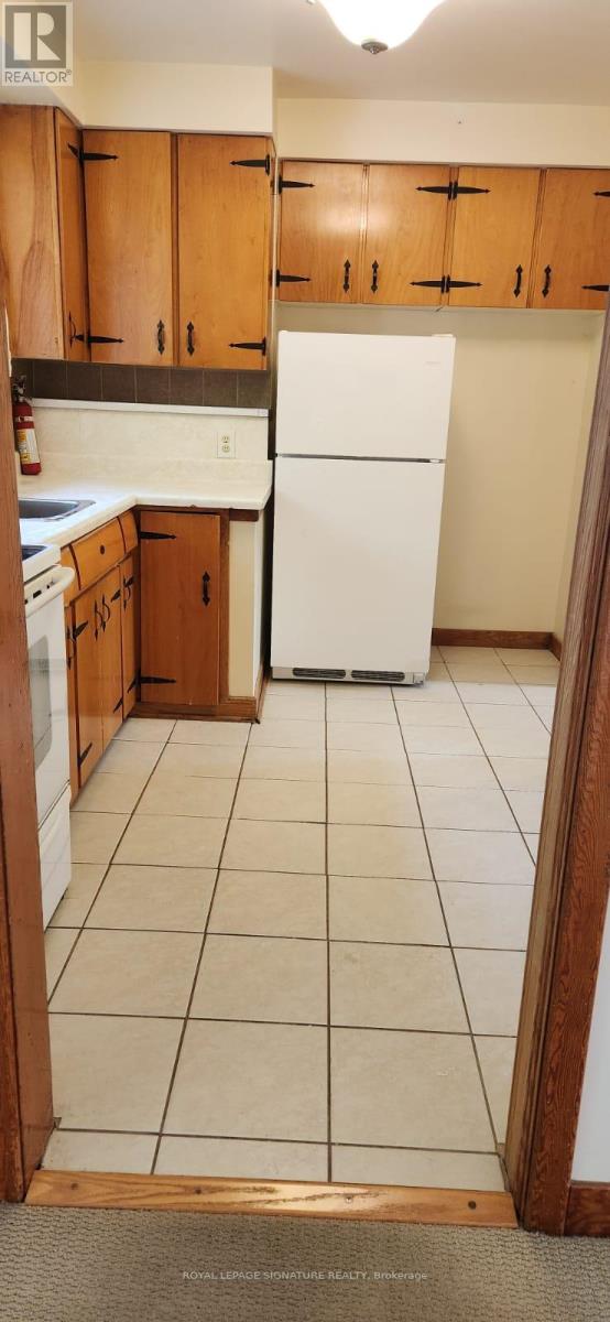 Photo 8 of Main 4128 New Street, Burlington ON