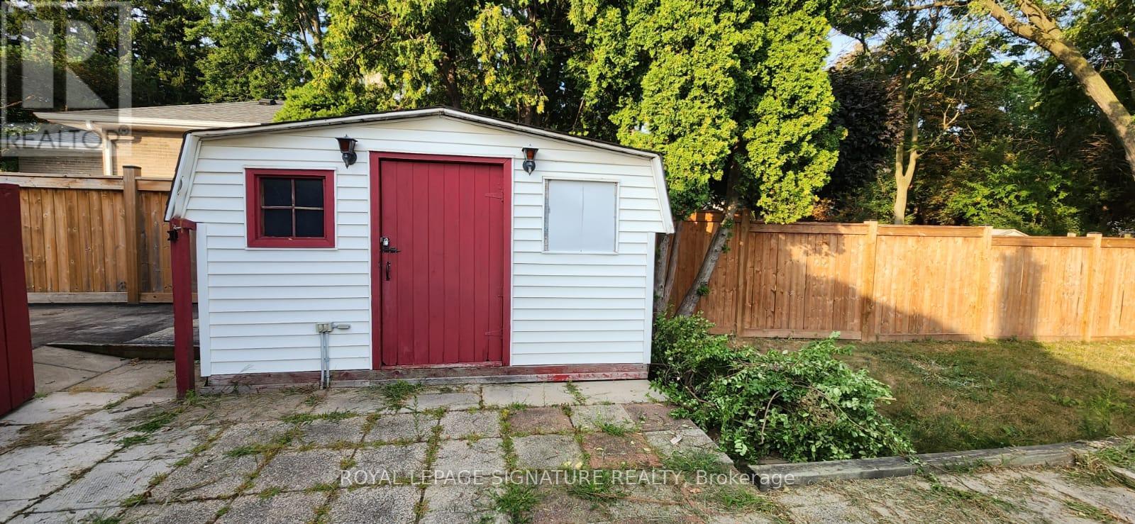 Photo 24 of Main 4128 New Street, Burlington ON