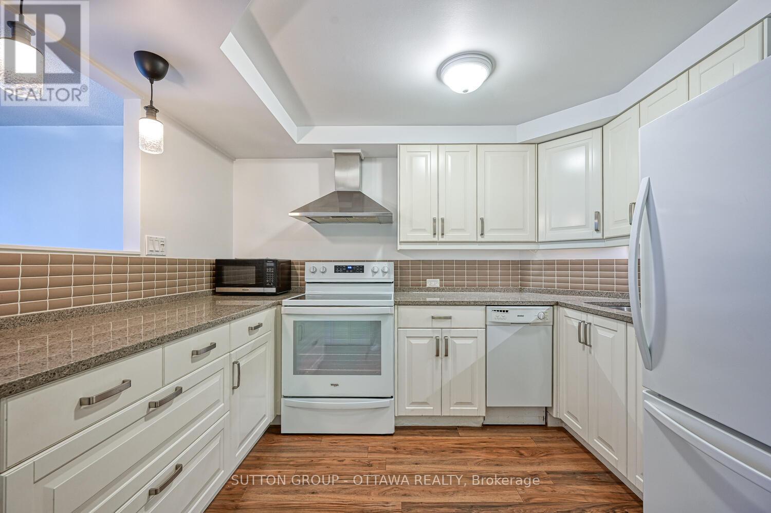 Photo 12 of 202 550 Cambridge Street S, Ottawa ON