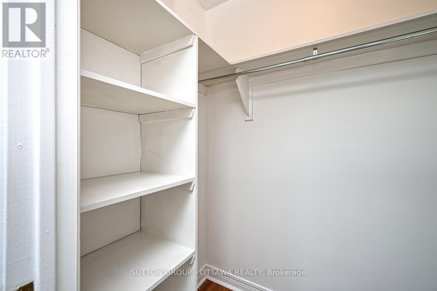Photo 18 of 202 550 Cambridge Street S, Ottawa ON
