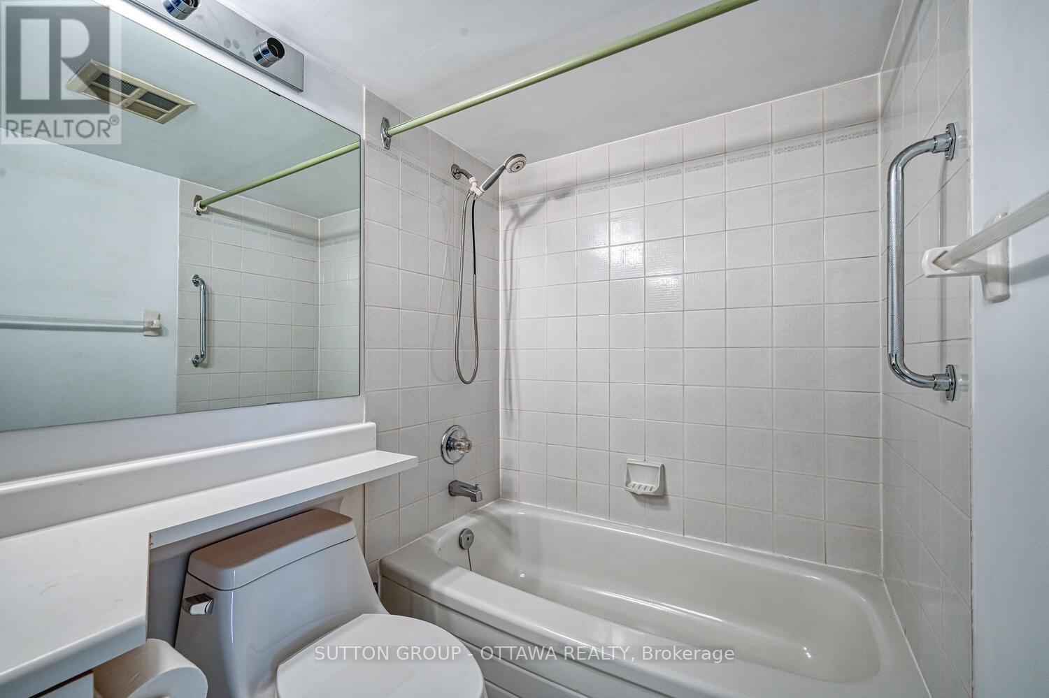 Photo 23 of 202 550 Cambridge Street S, Ottawa ON