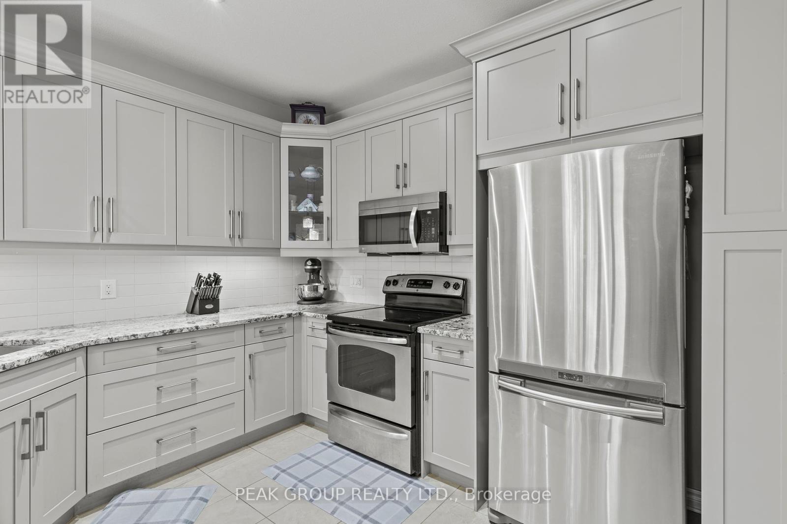 Photo 11 of 20 4399 Montrose Road, Niagara Falls ON