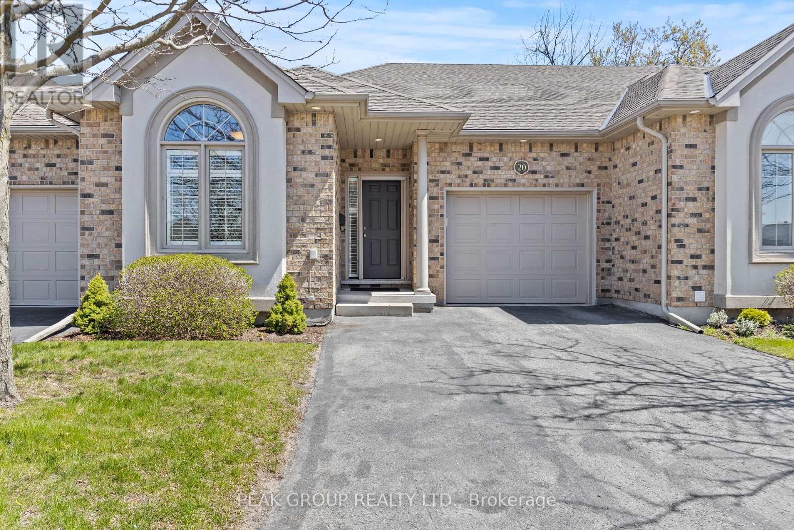 Photo 5 of 20 4399 Montrose Road, Niagara Falls ON