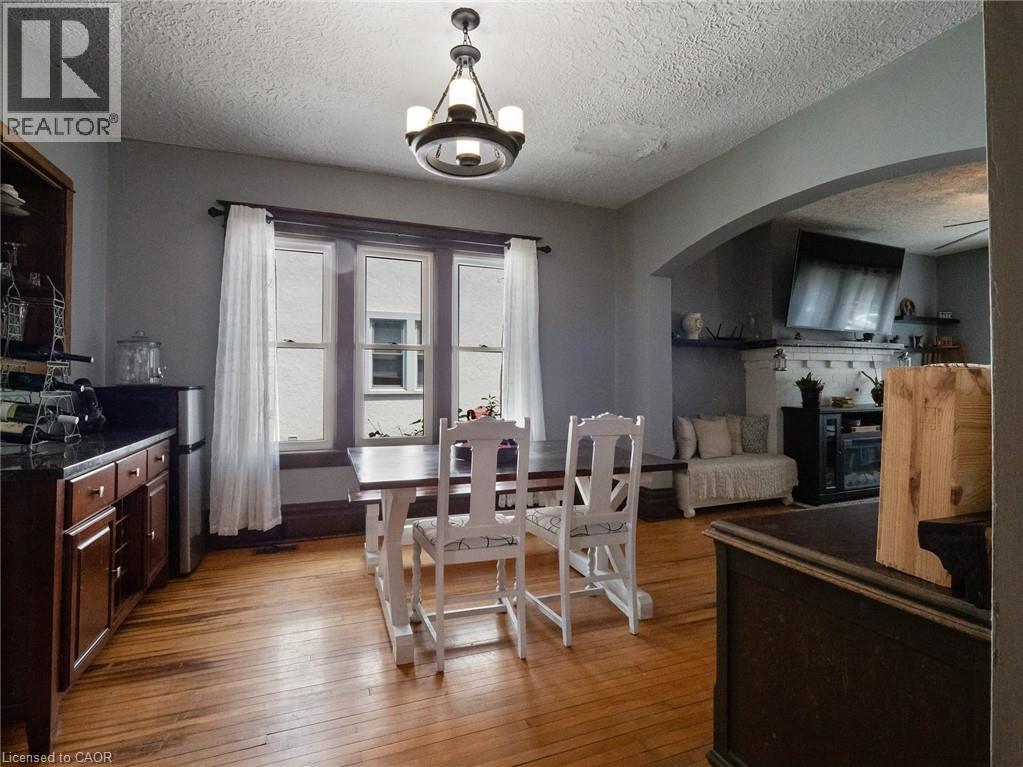 Photo 17 of 48 Grove Street, Welland ON