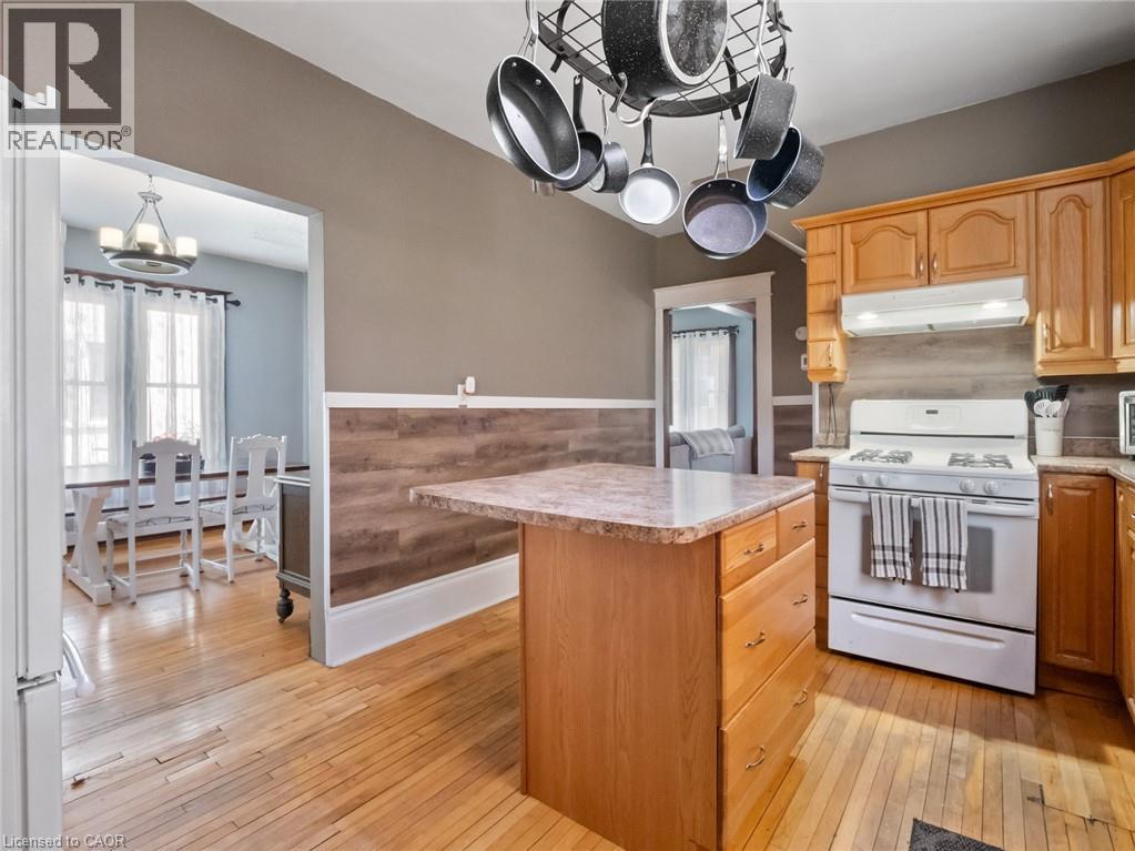 Photo 6 of 48 Grove Street, Welland ON