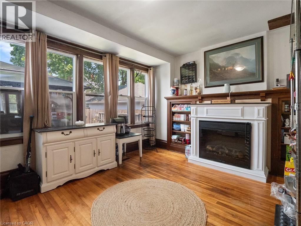 Photo 12 of 48 Grove Street, Welland ON