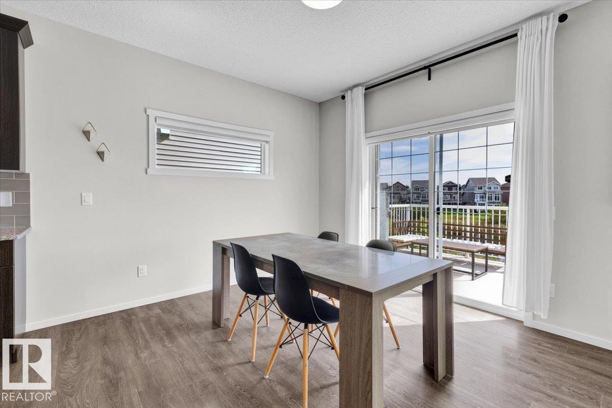 Photo 3 of 817 Eagleson Link Li Nw, Edmonton AB