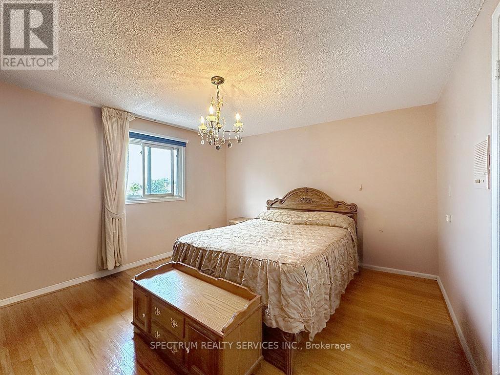 Photo 15 of 20 Terra Road, Vaughan ON