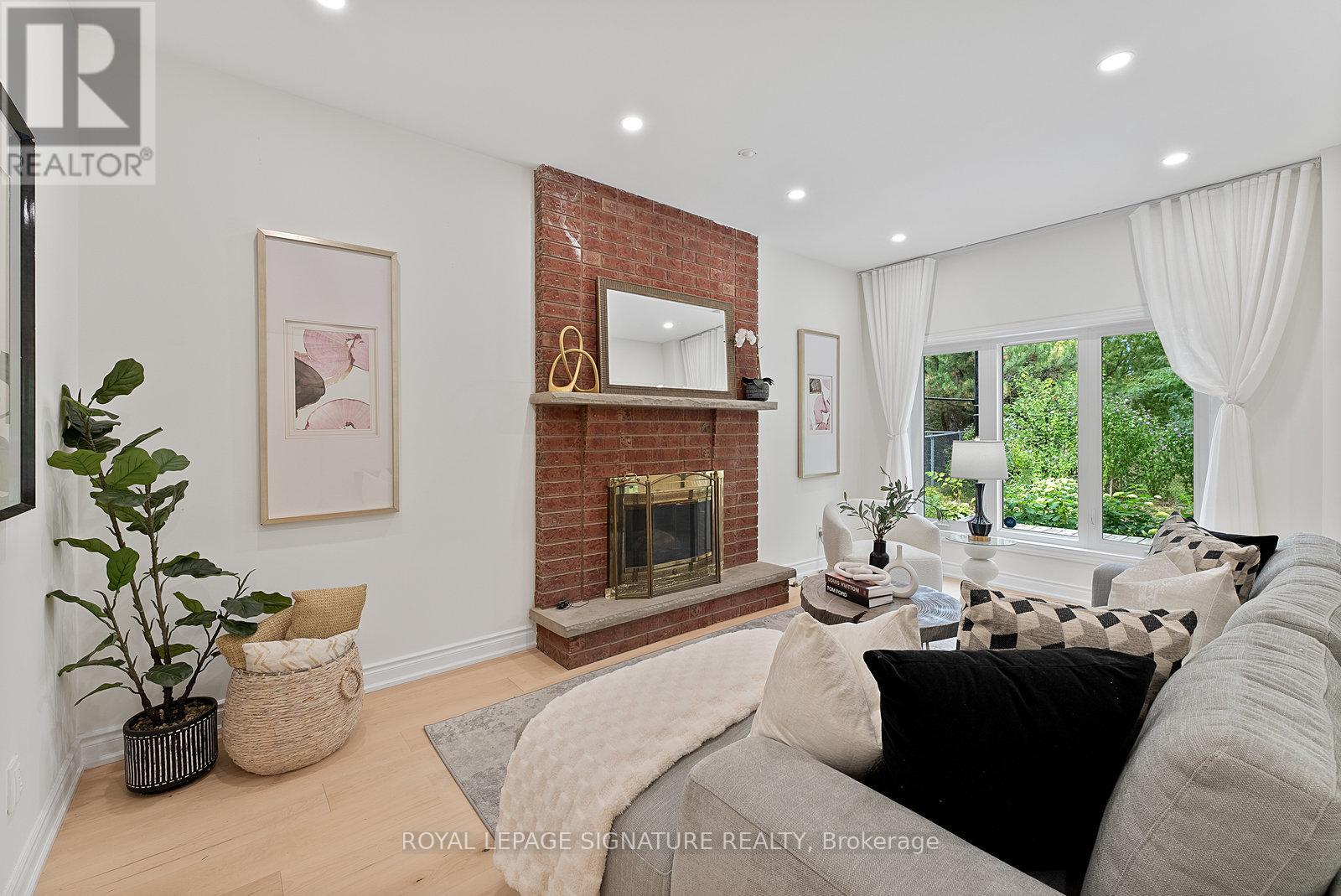 Photo 15 of 35 Mallory Avenue, Markham ON