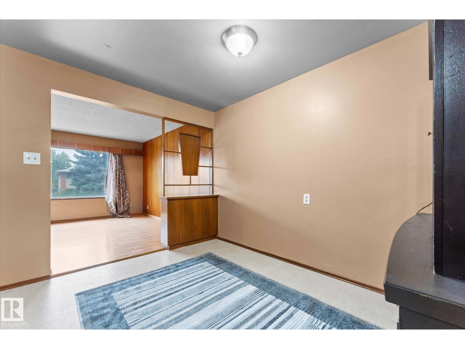 Photo 10 of 7311 7313 79 Av Nw, Edmonton AB