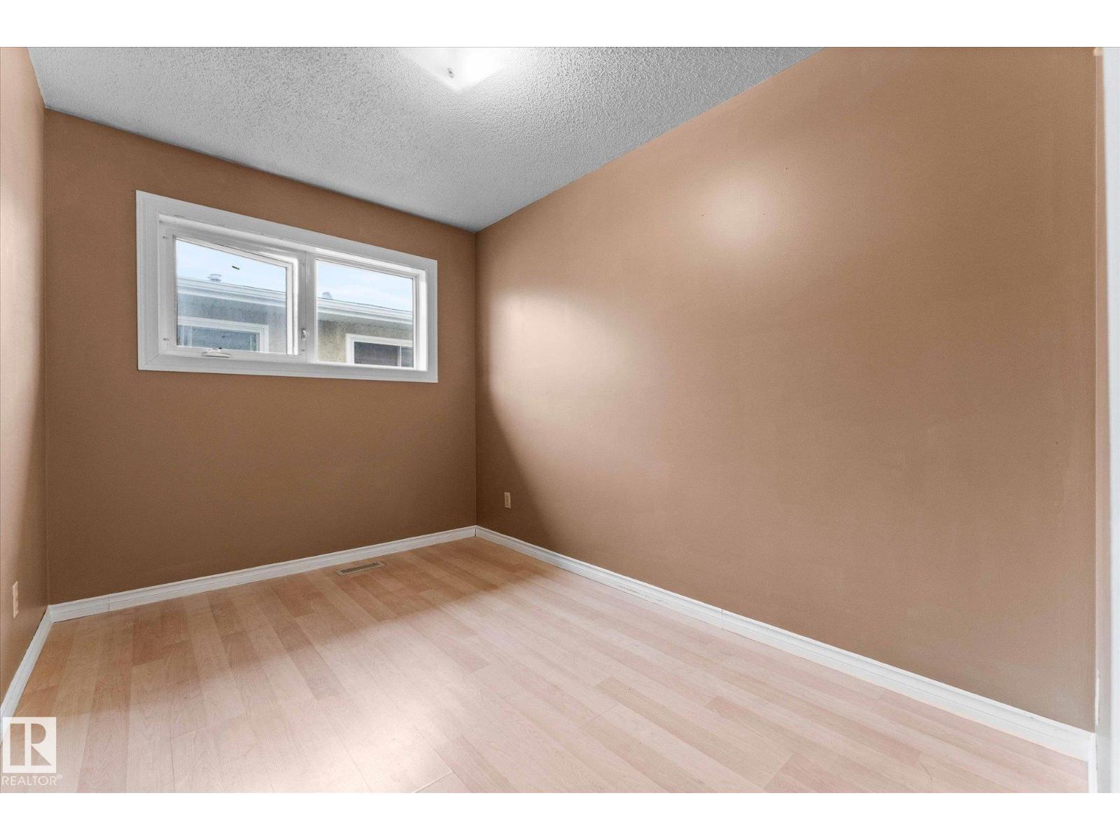 Photo 18 of 7311 7313 79 Av Nw, Edmonton AB