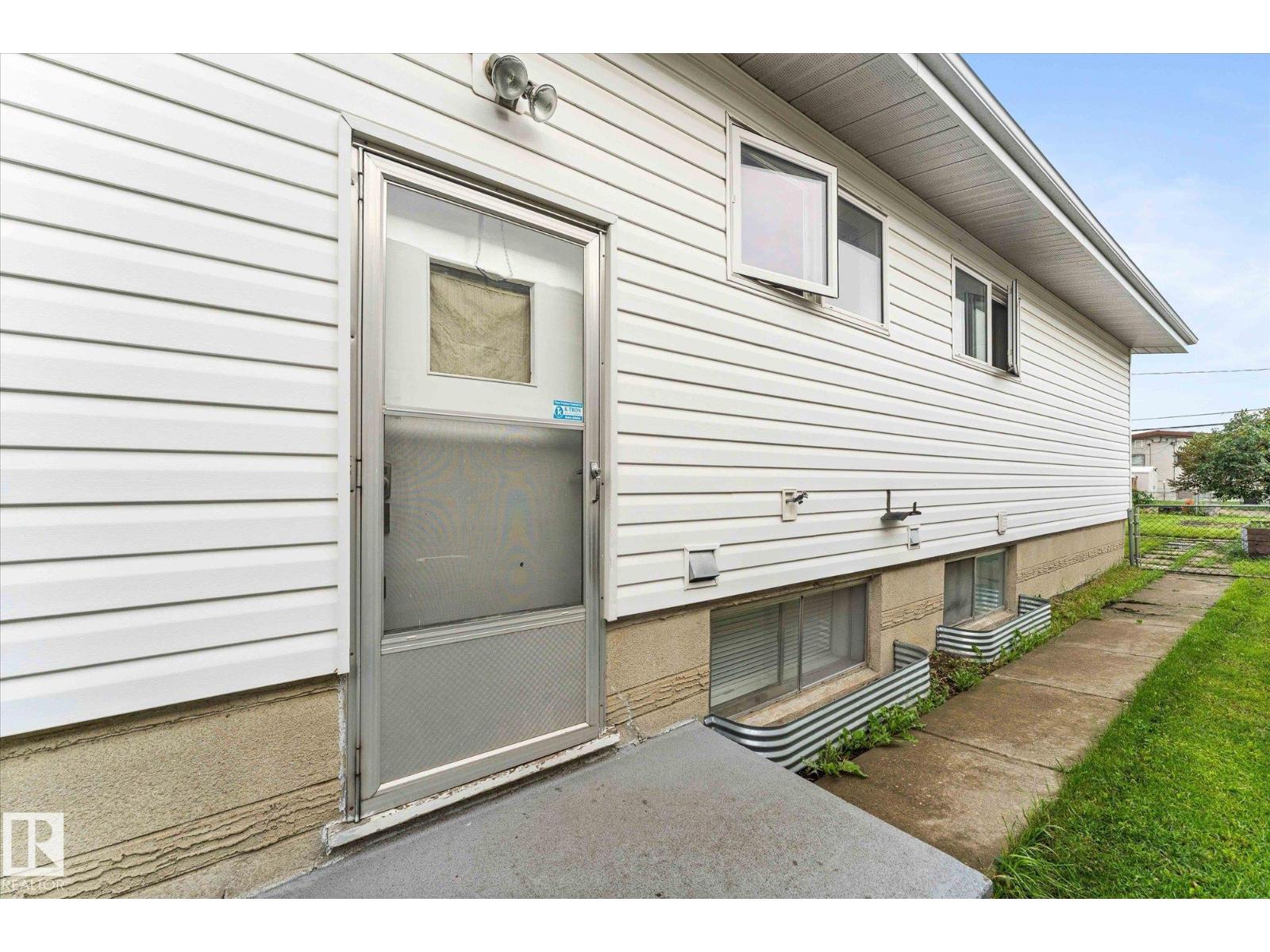 Photo 20 of 7311 7313 79 Av Nw, Edmonton AB