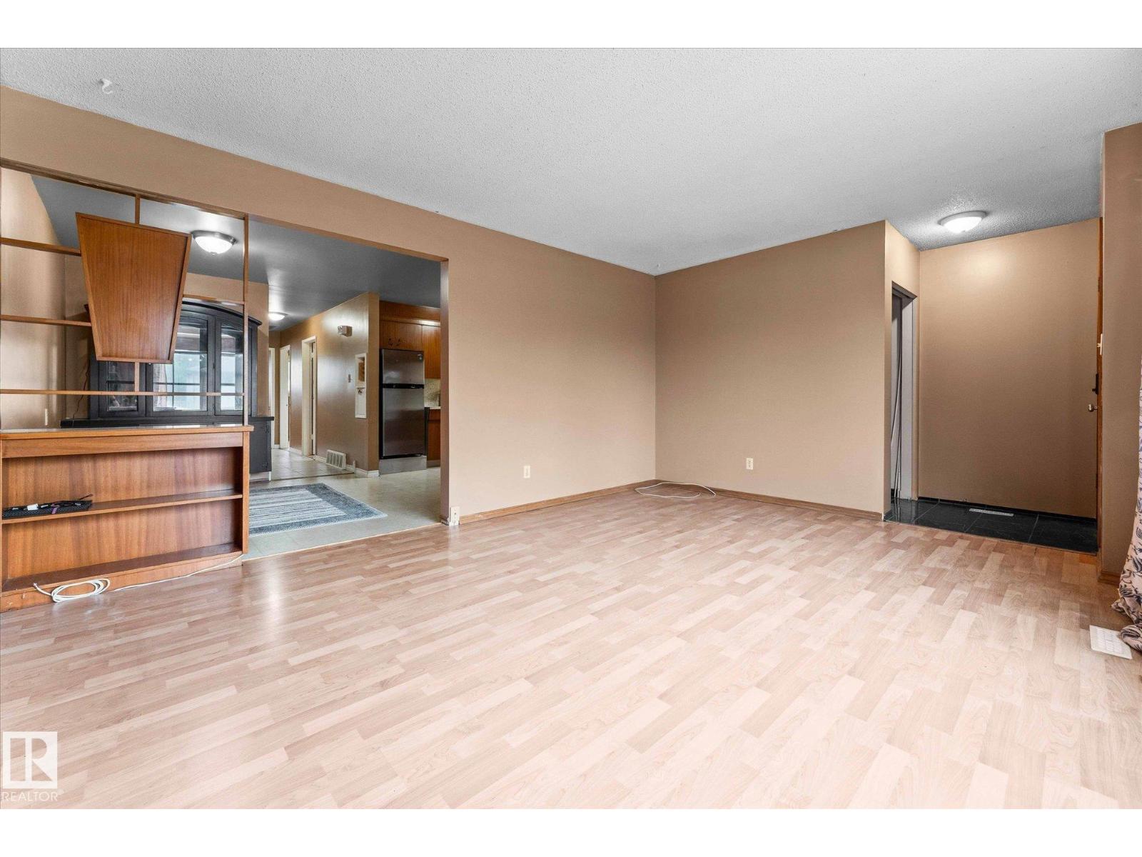 Photo 6 of 7311 7313 79 Av Nw, Edmonton AB