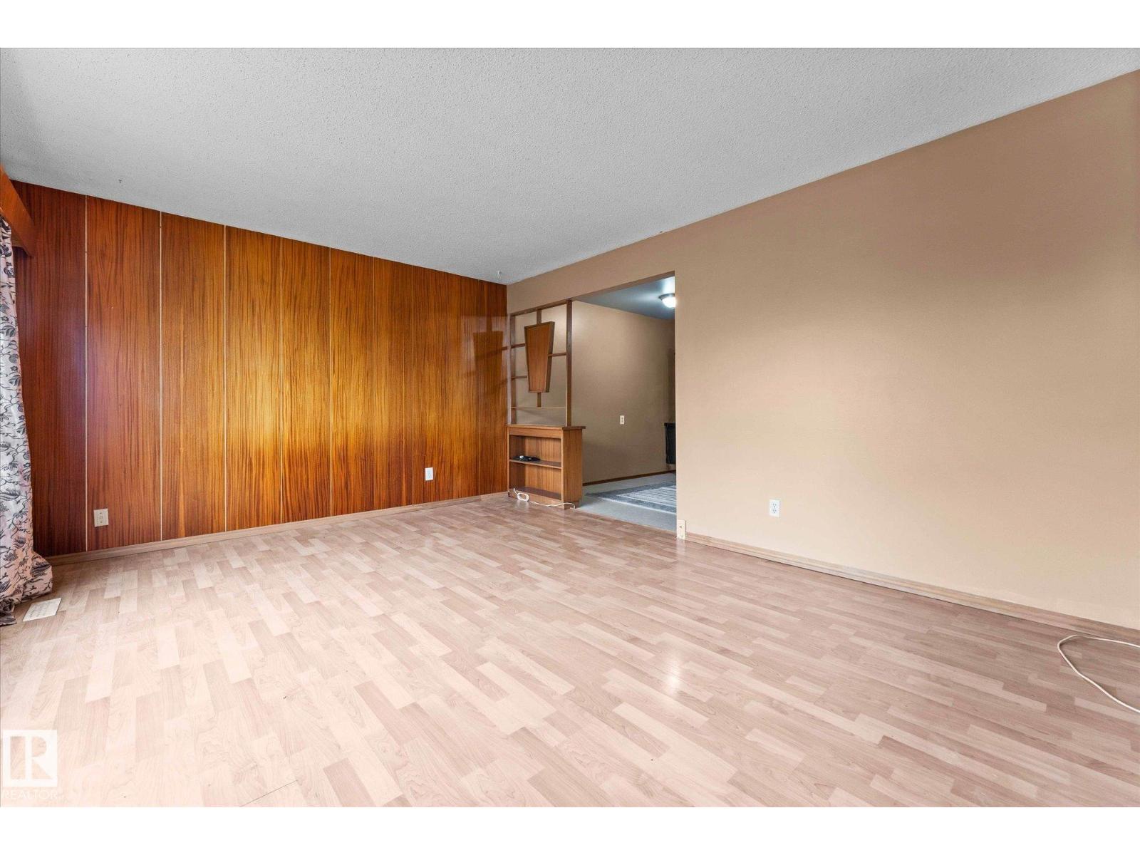 Photo 7 of 7311 7313 79 Av Nw, Edmonton AB
