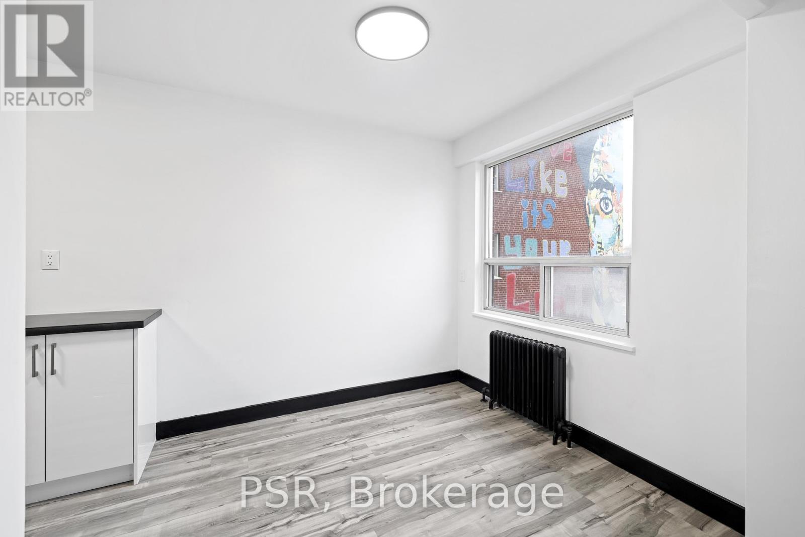 Photo 11 of 303 600 Eglinton Avenue W, Toronto ON