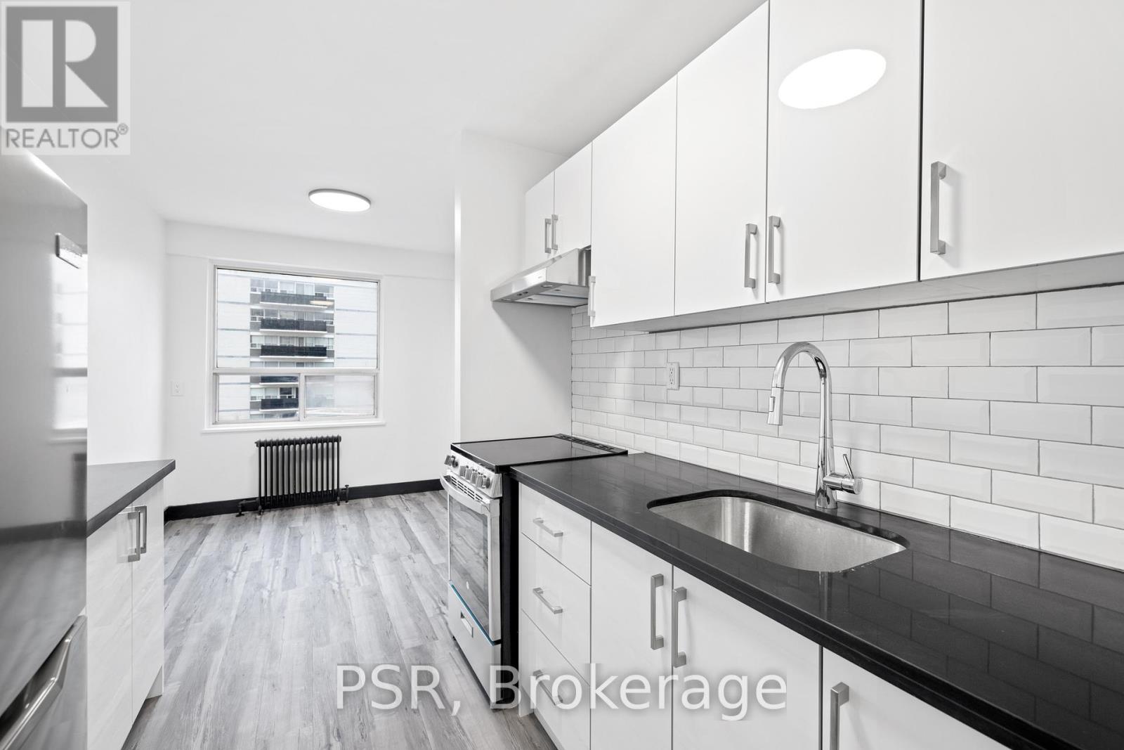 Photo 9 of 303 600 Eglinton Avenue W, Toronto ON