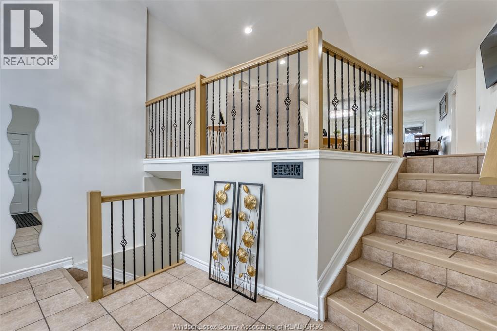 Photo 2 of 4652 Helsinki Crescent, Windsor ON