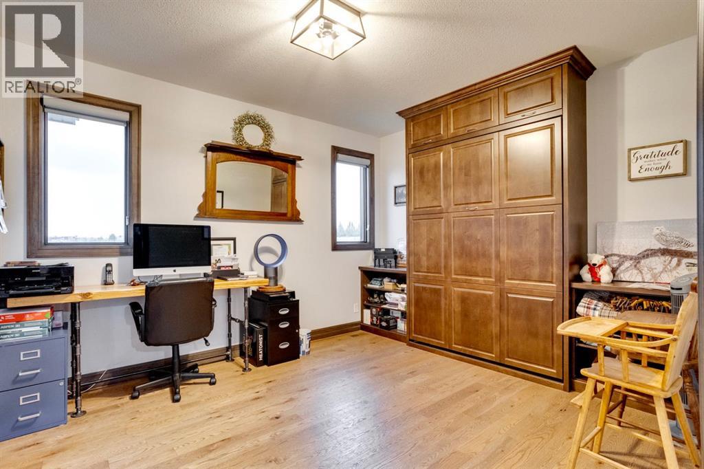 Photo 22 of 205 Weiss Drive, Saprae Creek AB