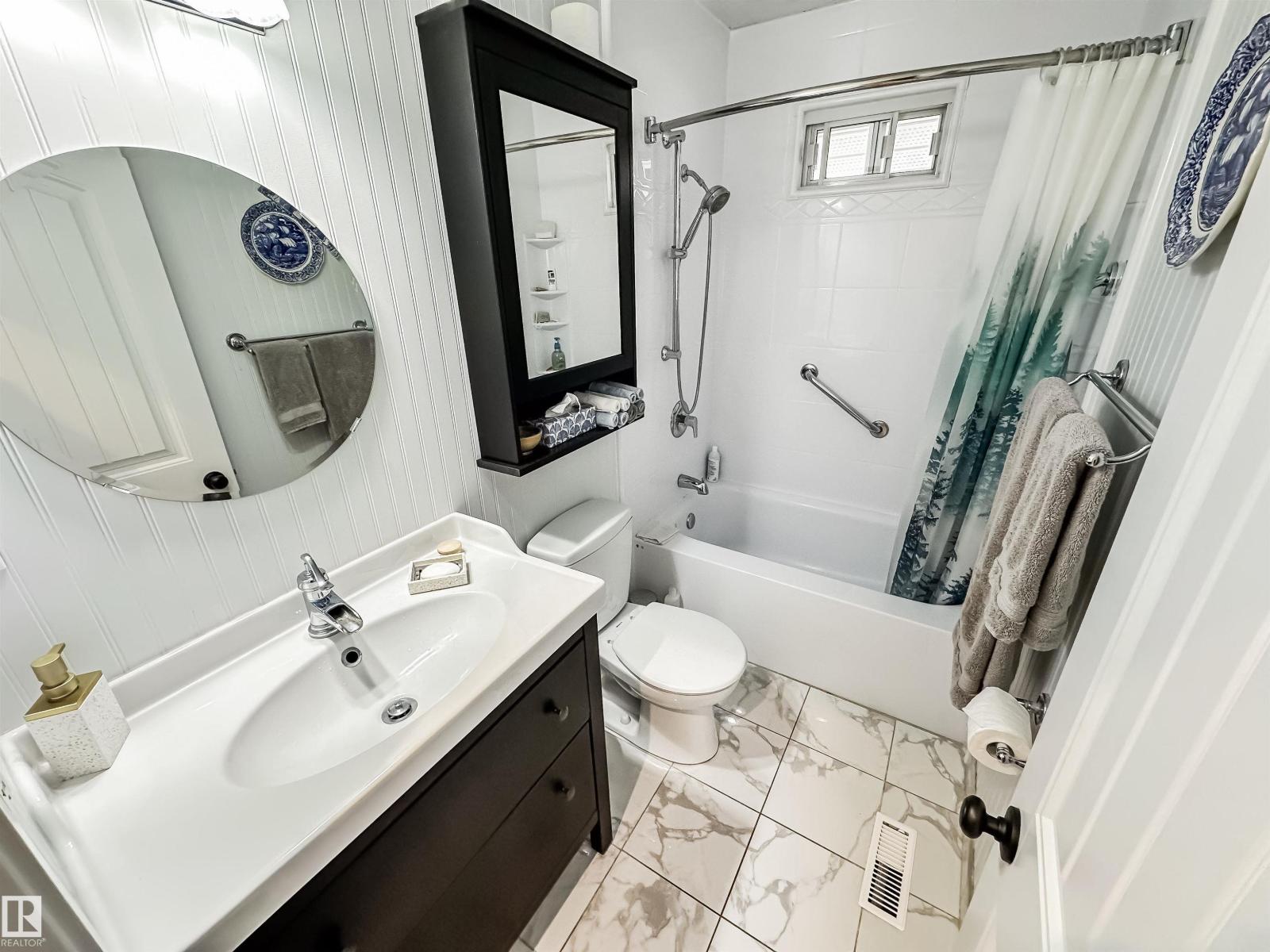 Photo 14 of 10556 162 St Nw, Edmonton AB