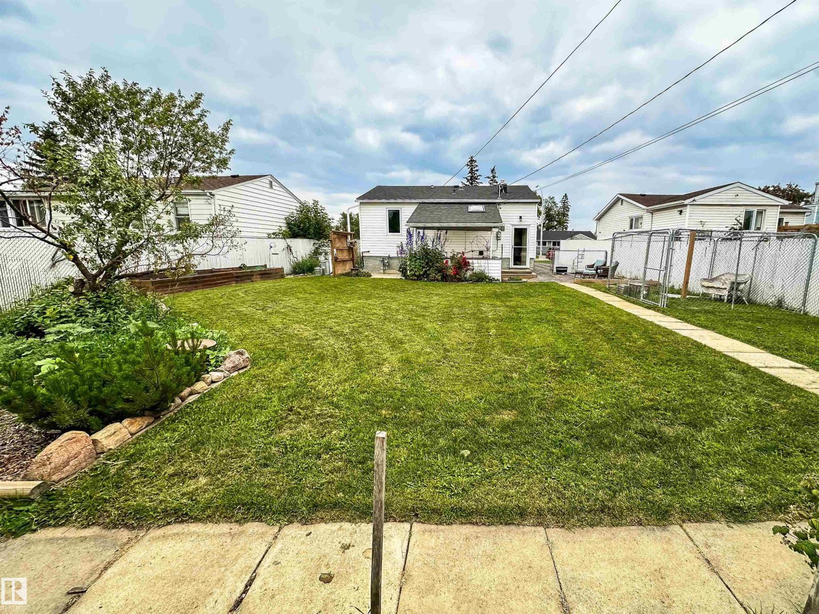 Photo 37 of 10556 162 St Nw, Edmonton AB