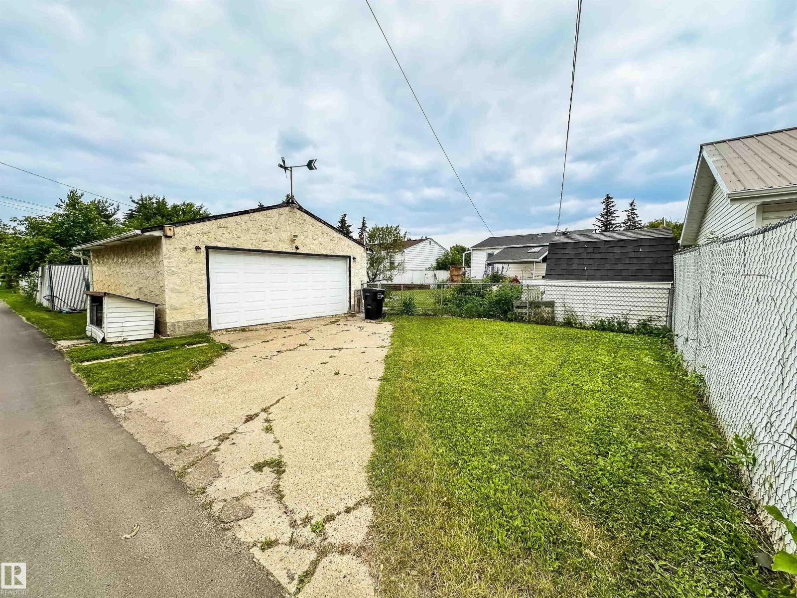 Photo 39 of 10556 162 St Nw, Edmonton AB