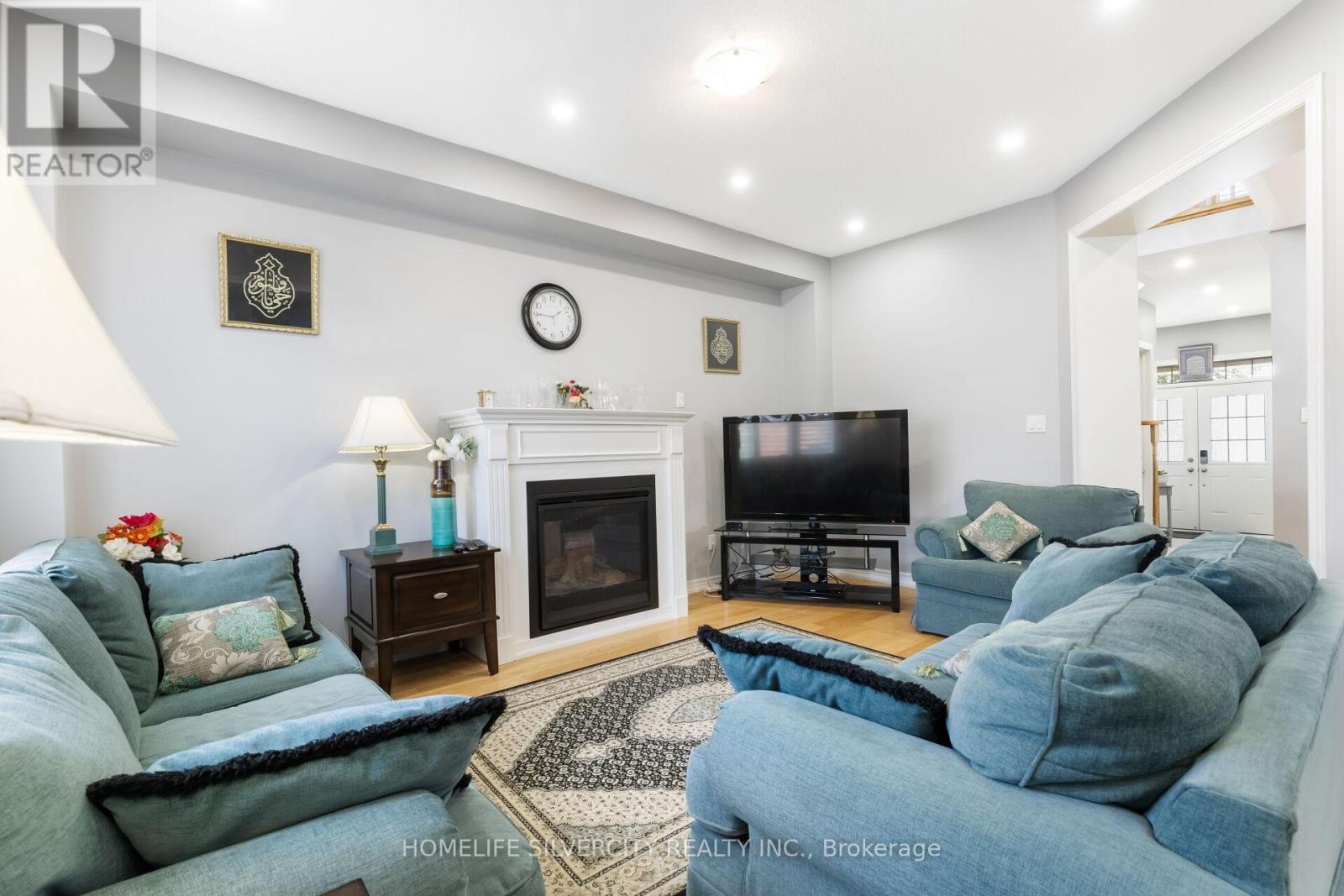 Photo 1 of 411 Windfields Farm Drive W, Oshawa ON
