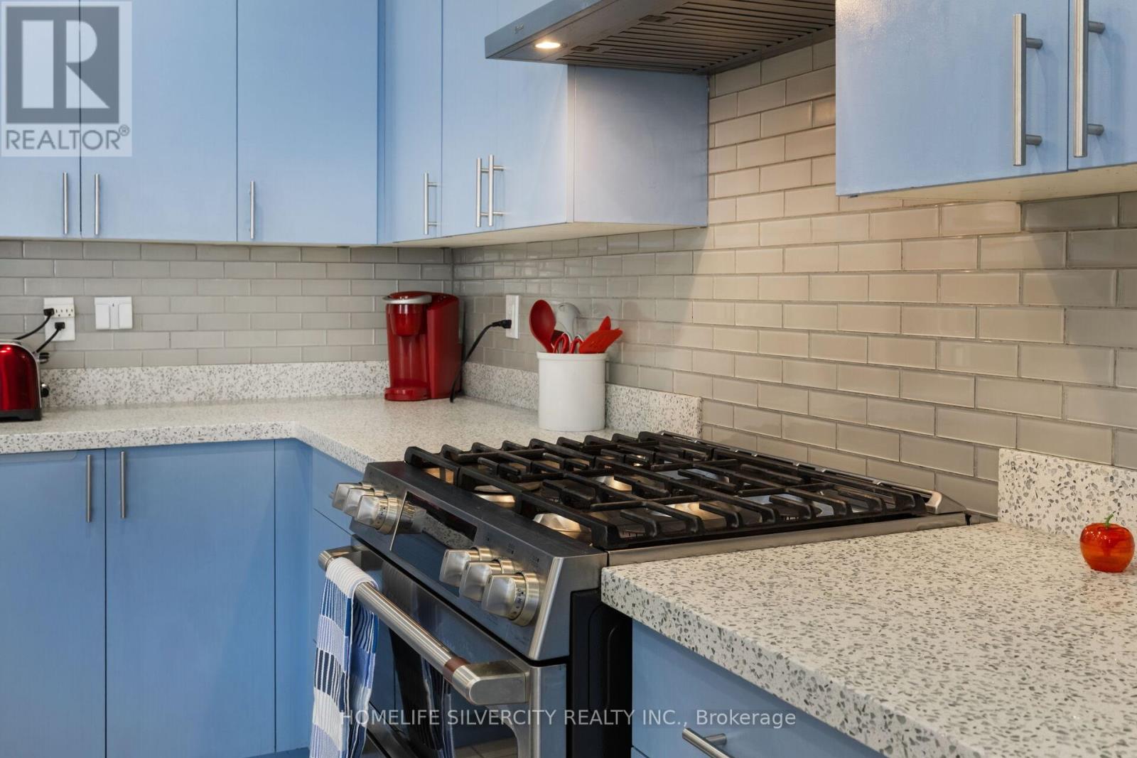 Photo 37 of 411 Windfields Farm Drive W, Oshawa ON