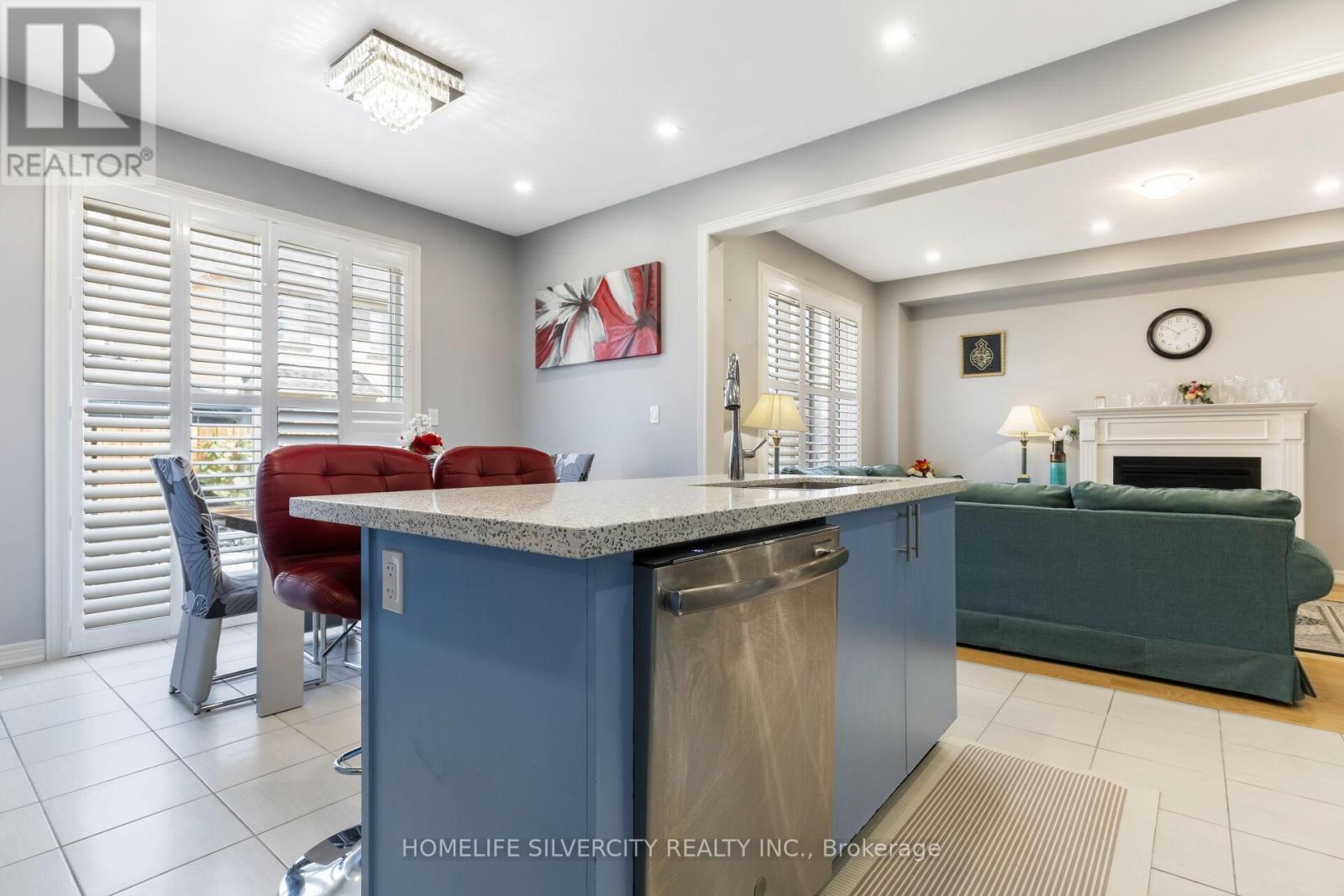 Photo 22 of 411 Windfields Farm Drive W, Oshawa ON