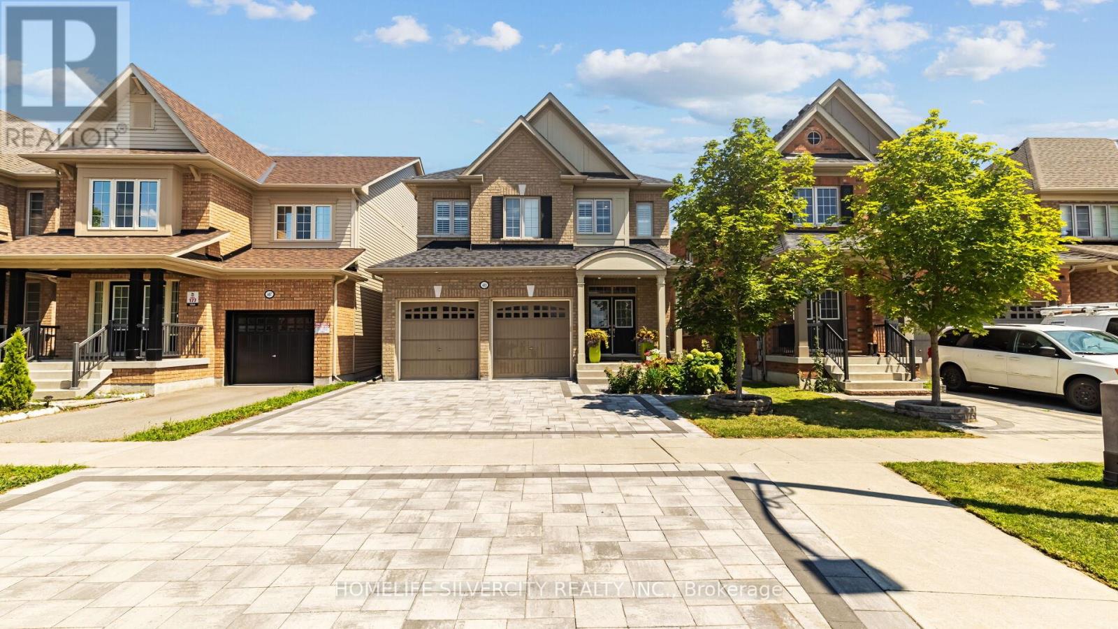 Photo 11 of 411 Windfields Farm Drive W, Oshawa ON