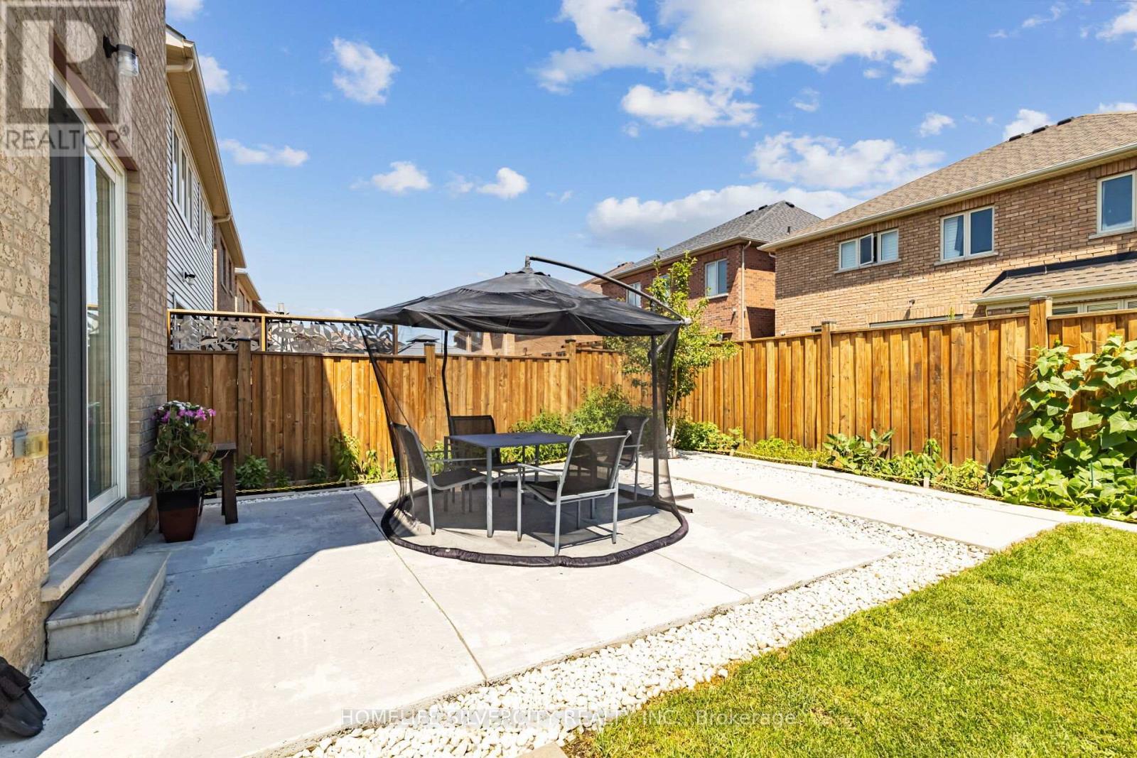 Photo 42 of 411 Windfields Farm Drive W, Oshawa ON
