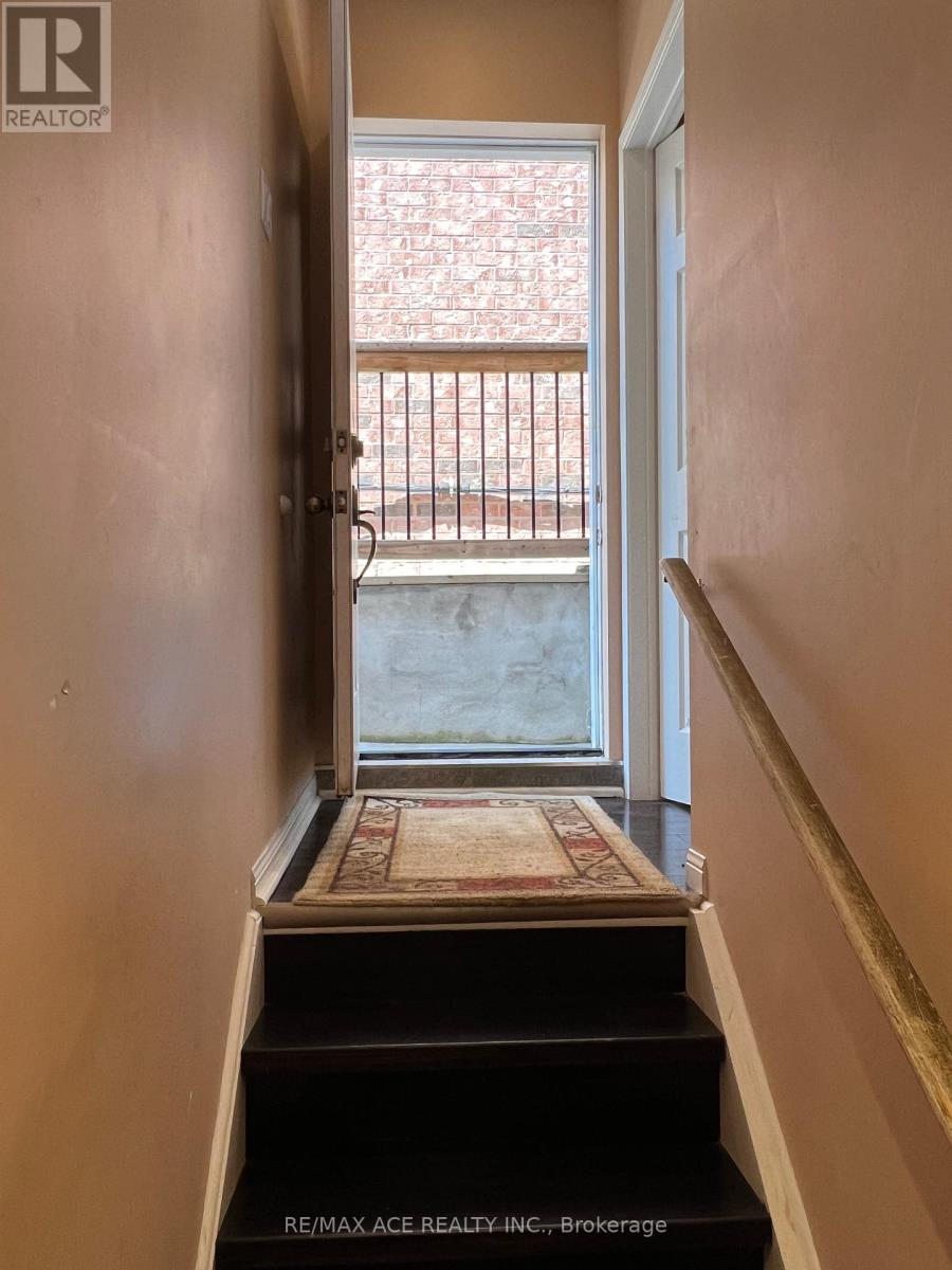 Photo 1 of Bsmt 15 Settlers Ridge Street, Markham ON