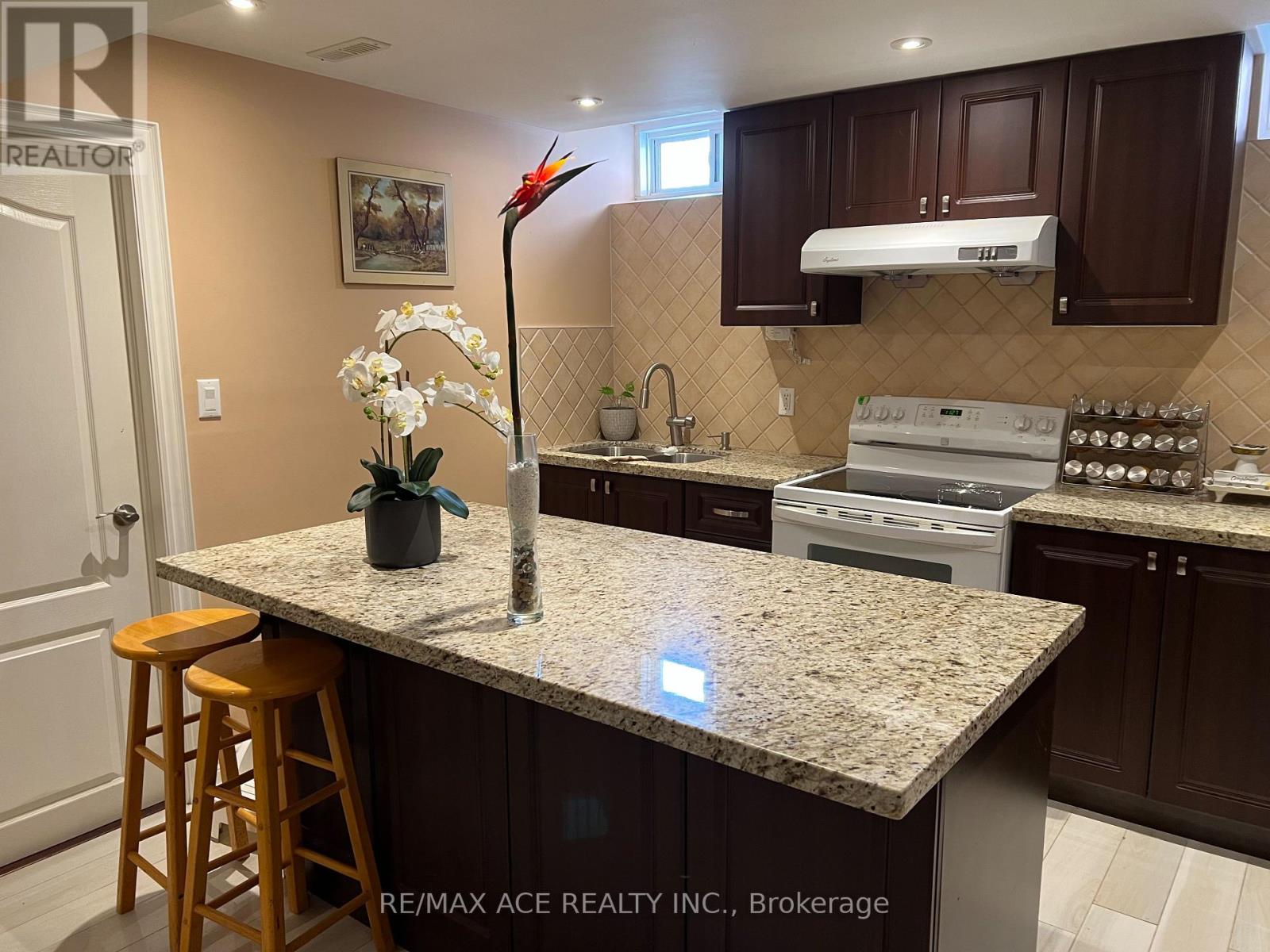 Photo 8 of Bsmt 15 Settlers Ridge Street, Markham ON