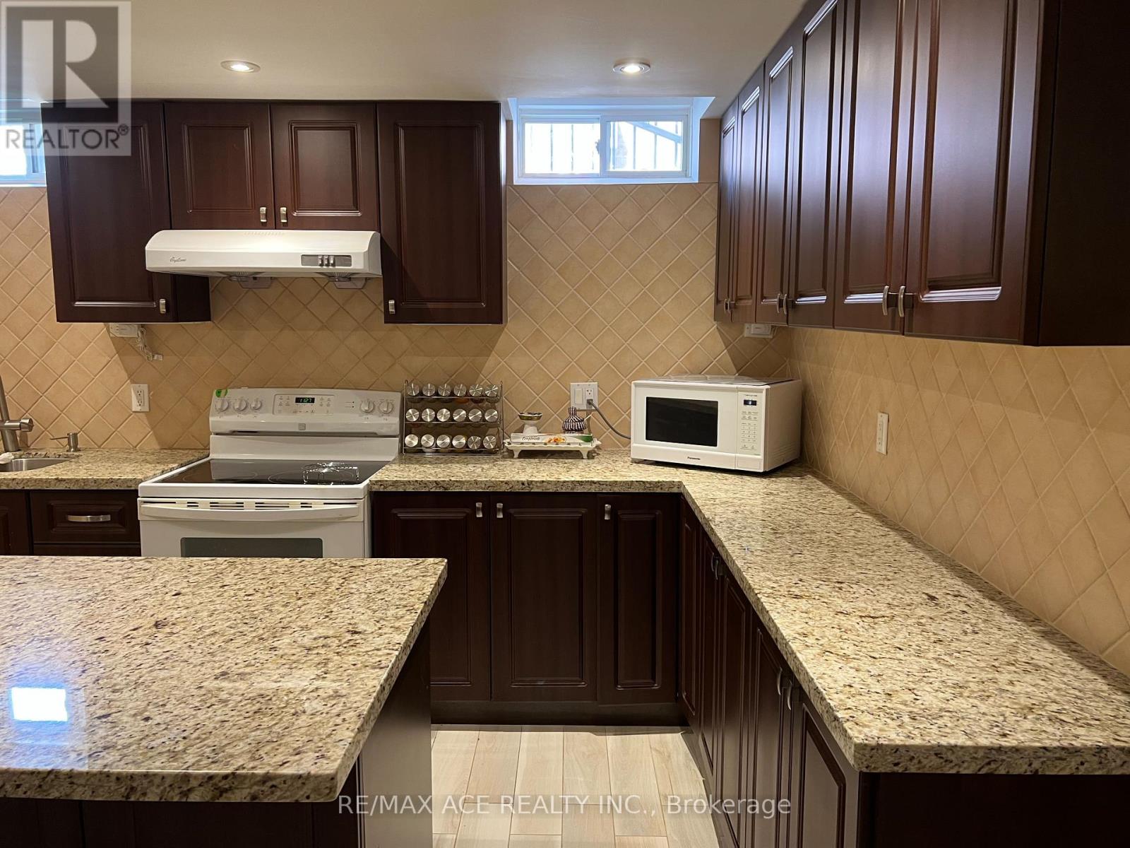 Photo 7 of Bsmt 15 Settlers Ridge Street, Markham ON