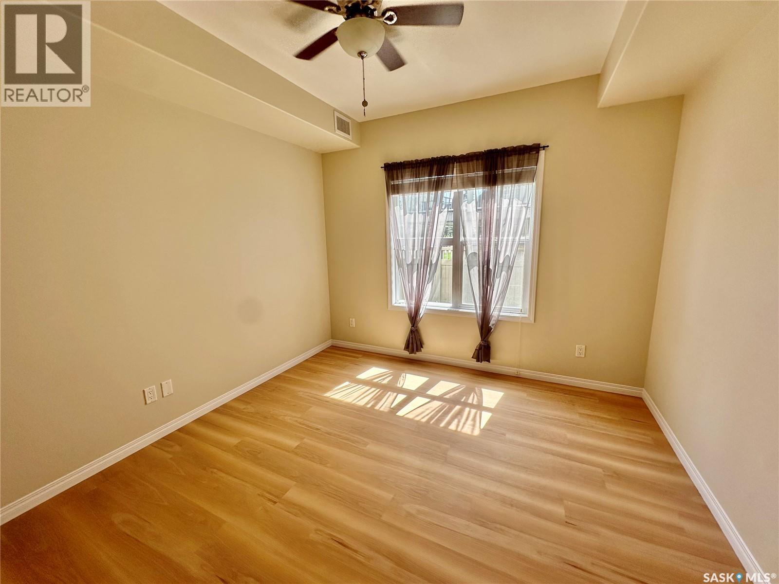 Photo 8 of 115 1220 Blackfoot Drive, Regina SK